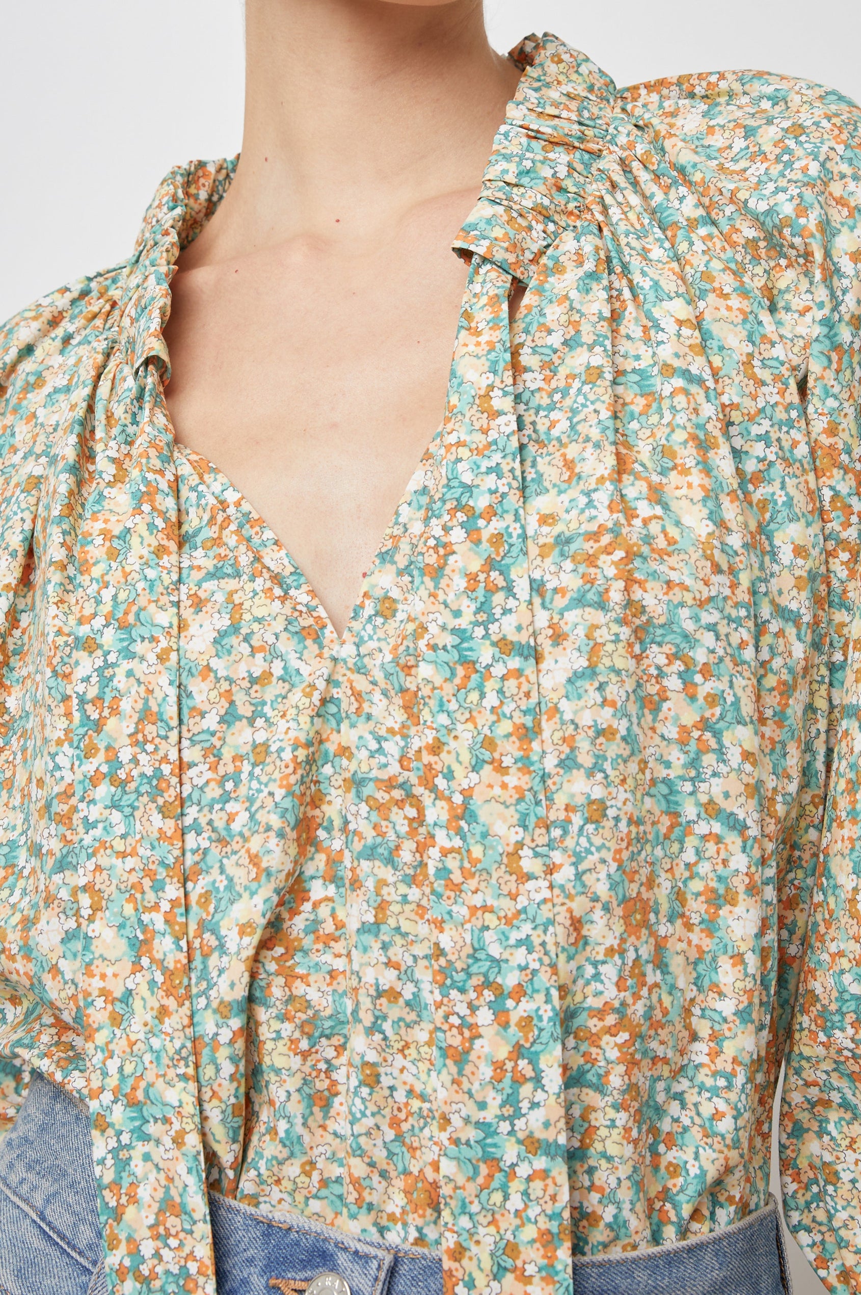 AMAL-CASSIA-DETAIL