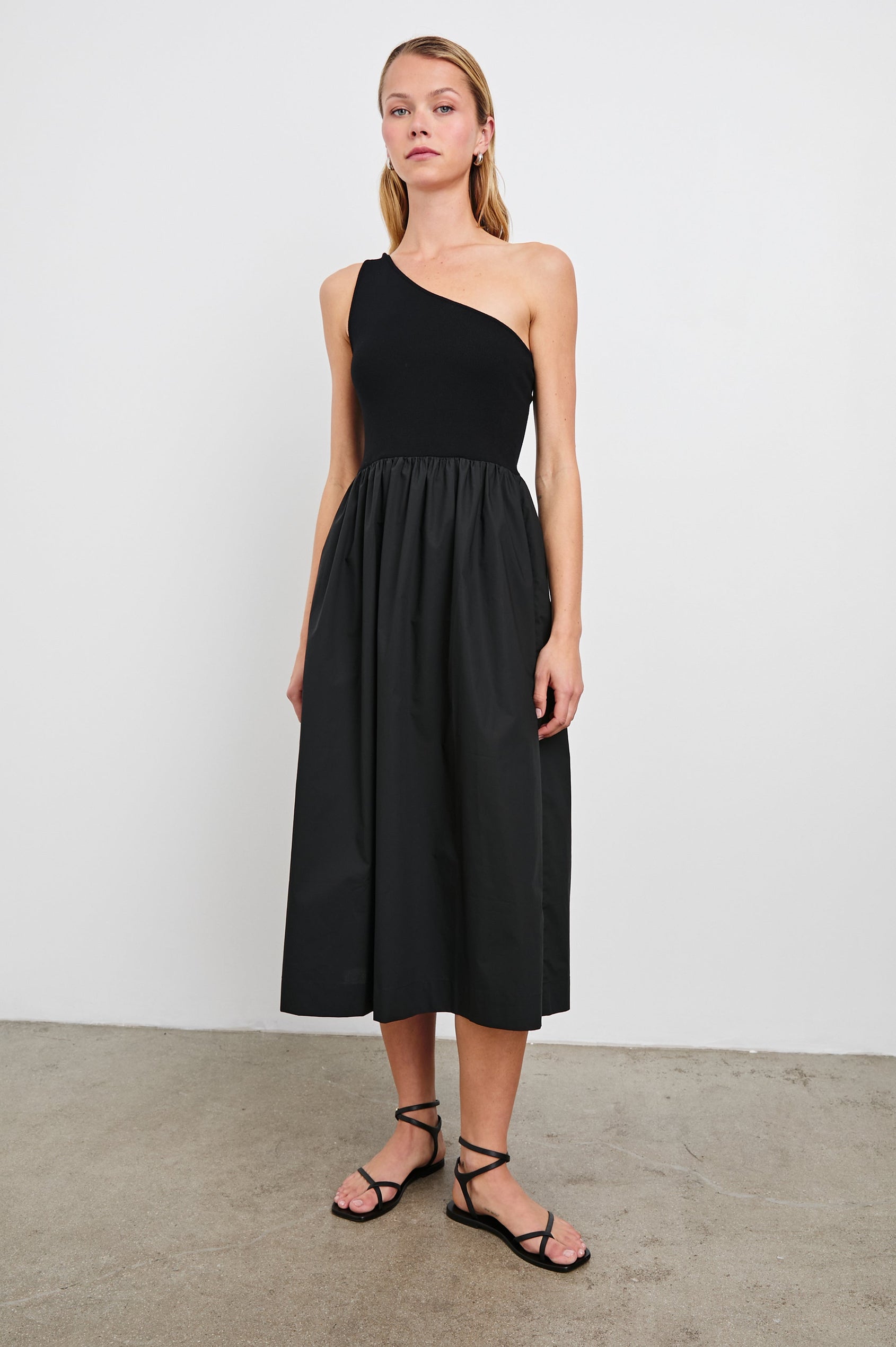 ANITA-BLACK-FRONT