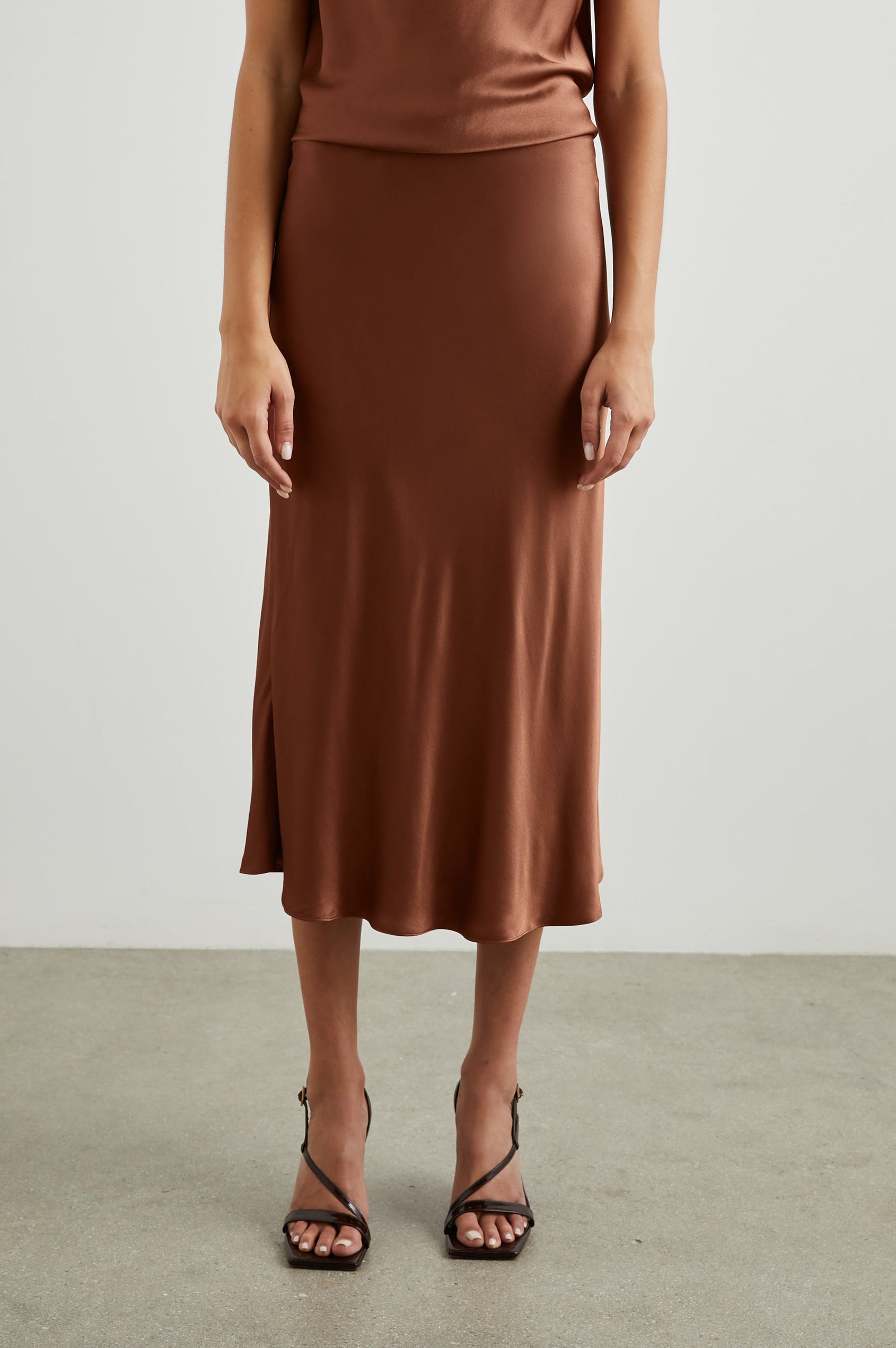 ANYA-CEDAR-front