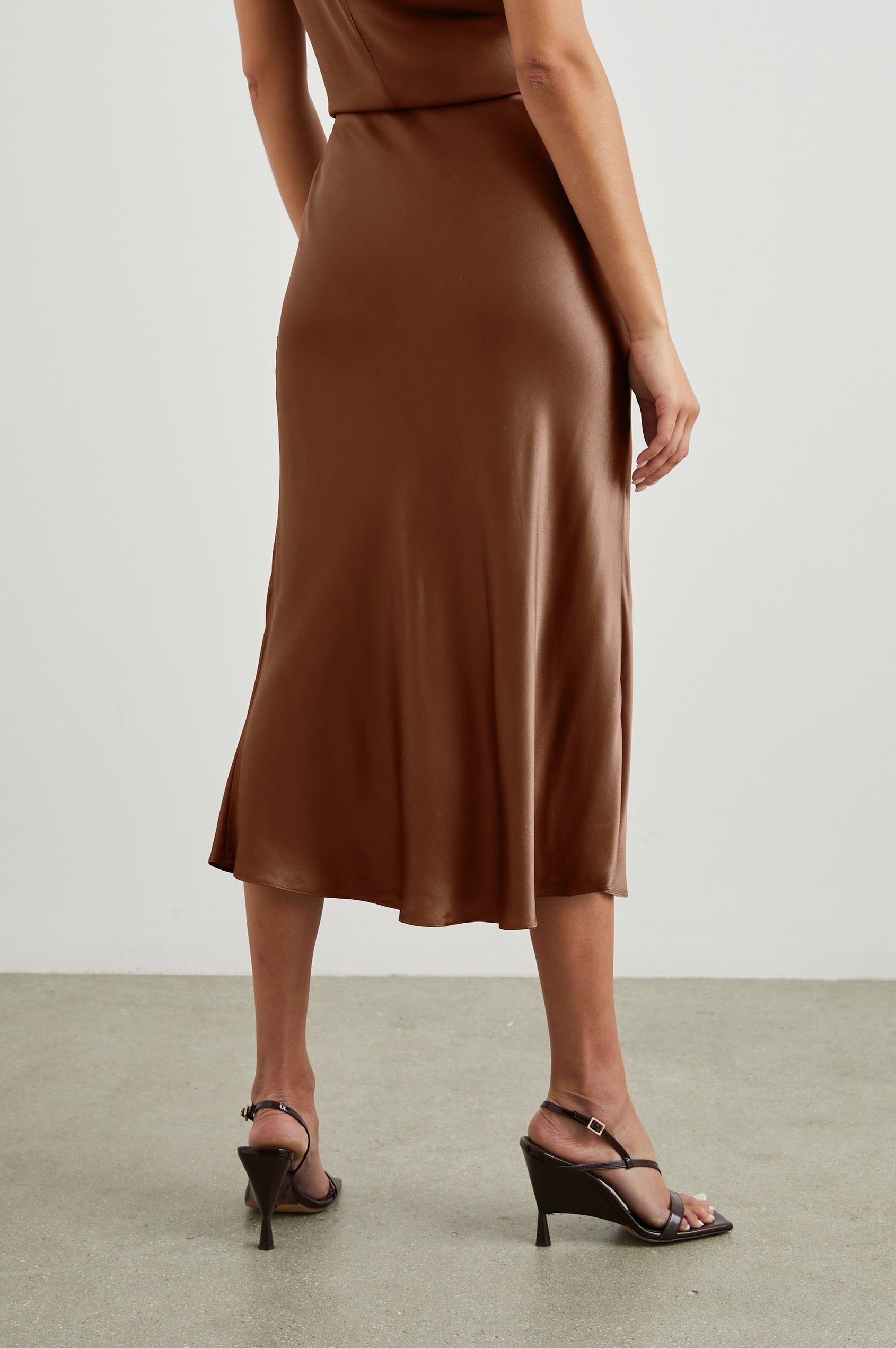 ANYA-CEDAR-BACK