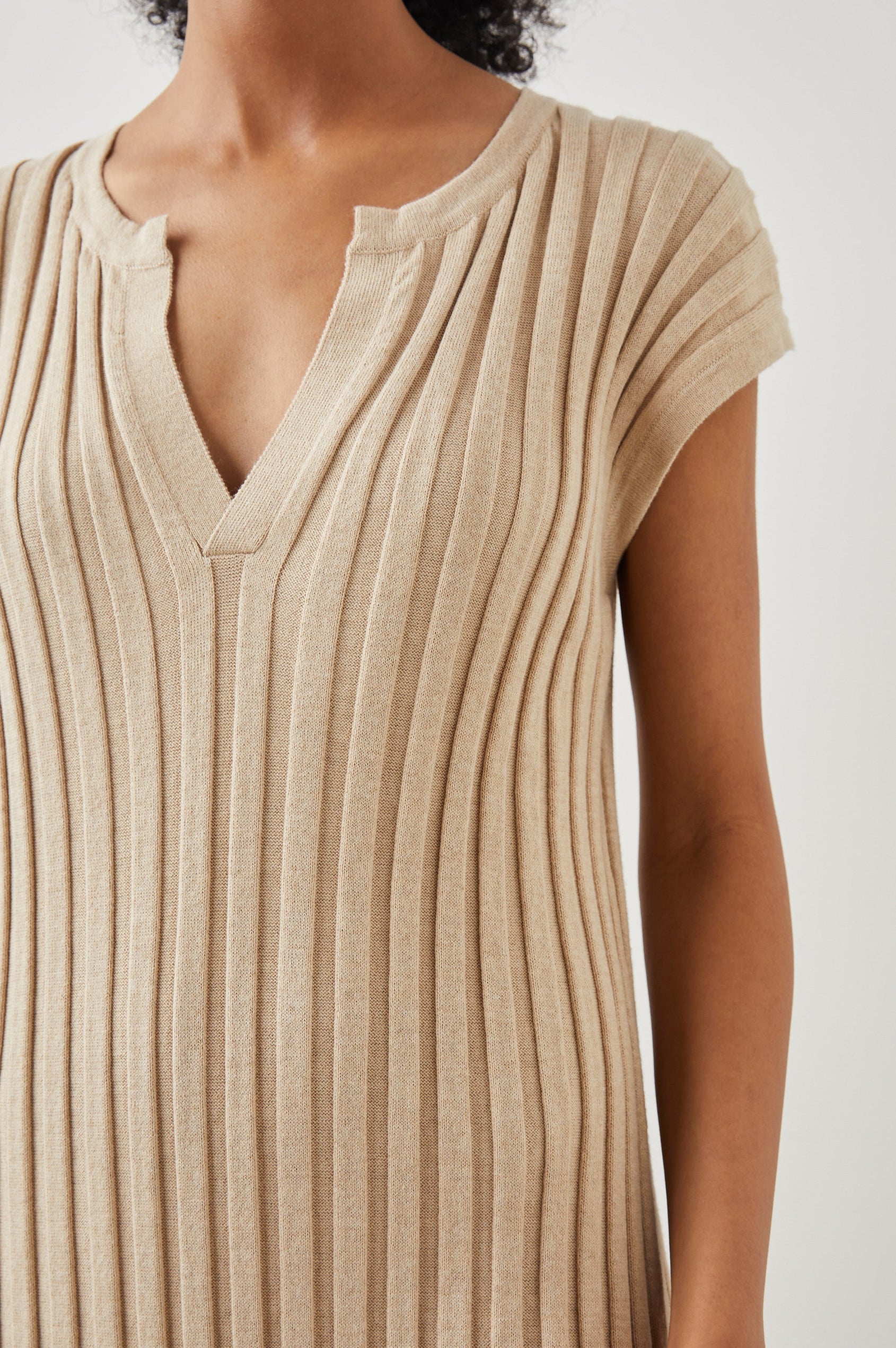 ASHLEY-FLAX-DETAIL
