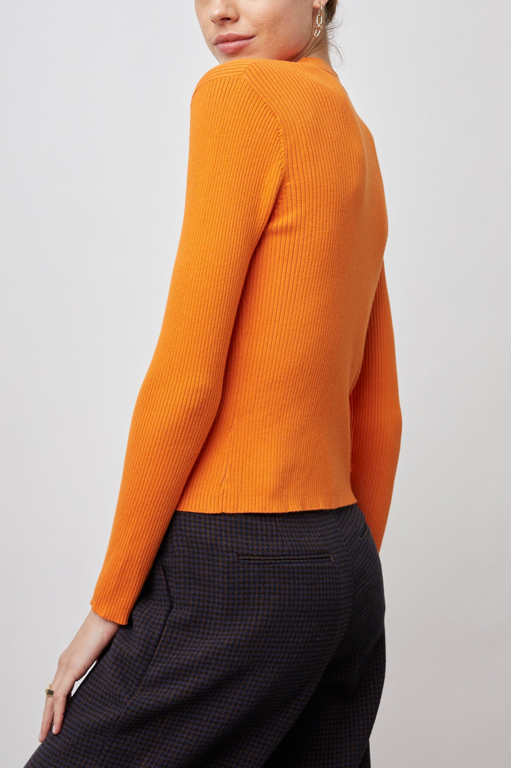 BEAU-TANGERINE-BACK ANGLE