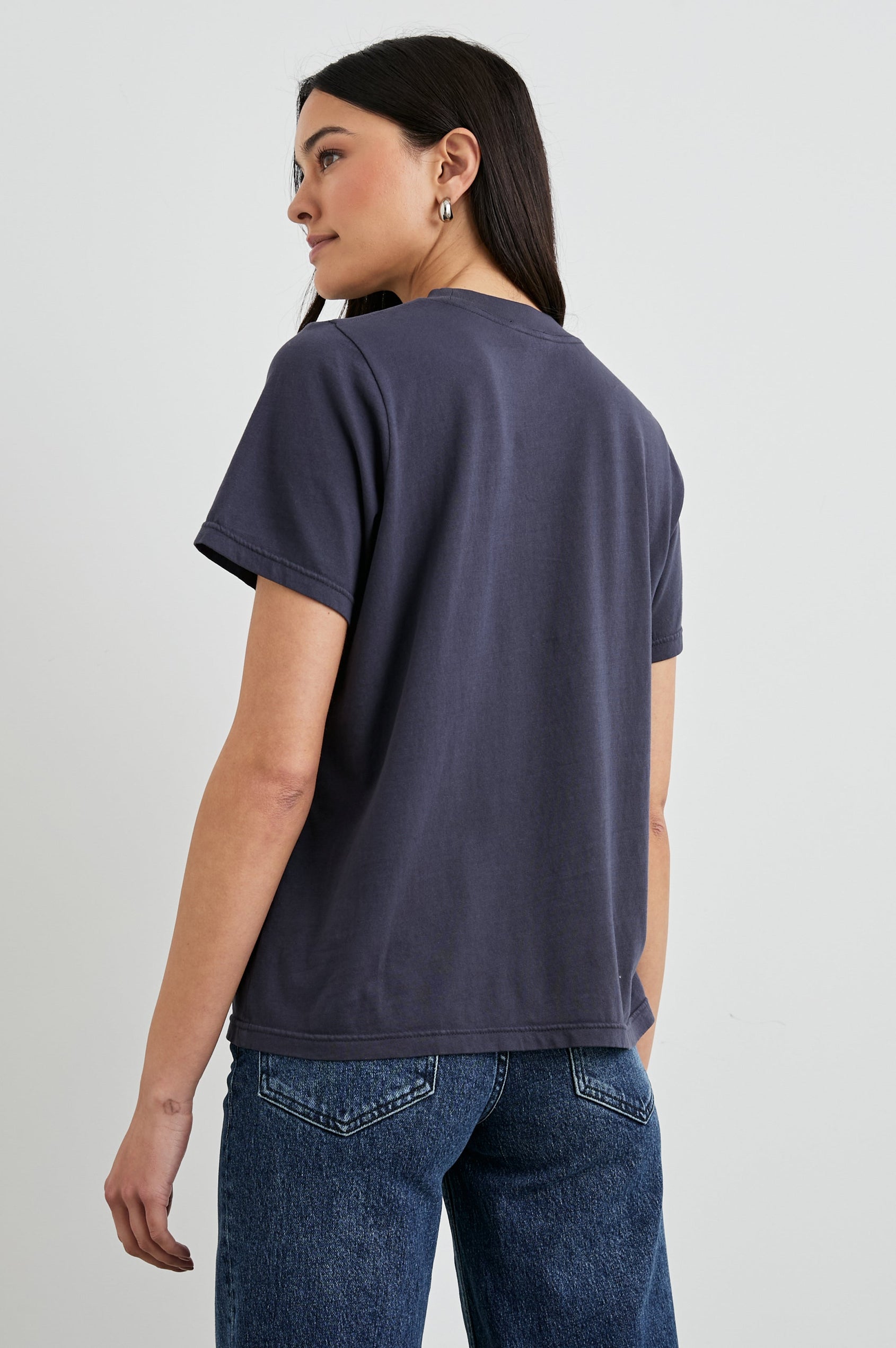 BOYFRIEND-TEE-RAILS-BOSTON-BACK