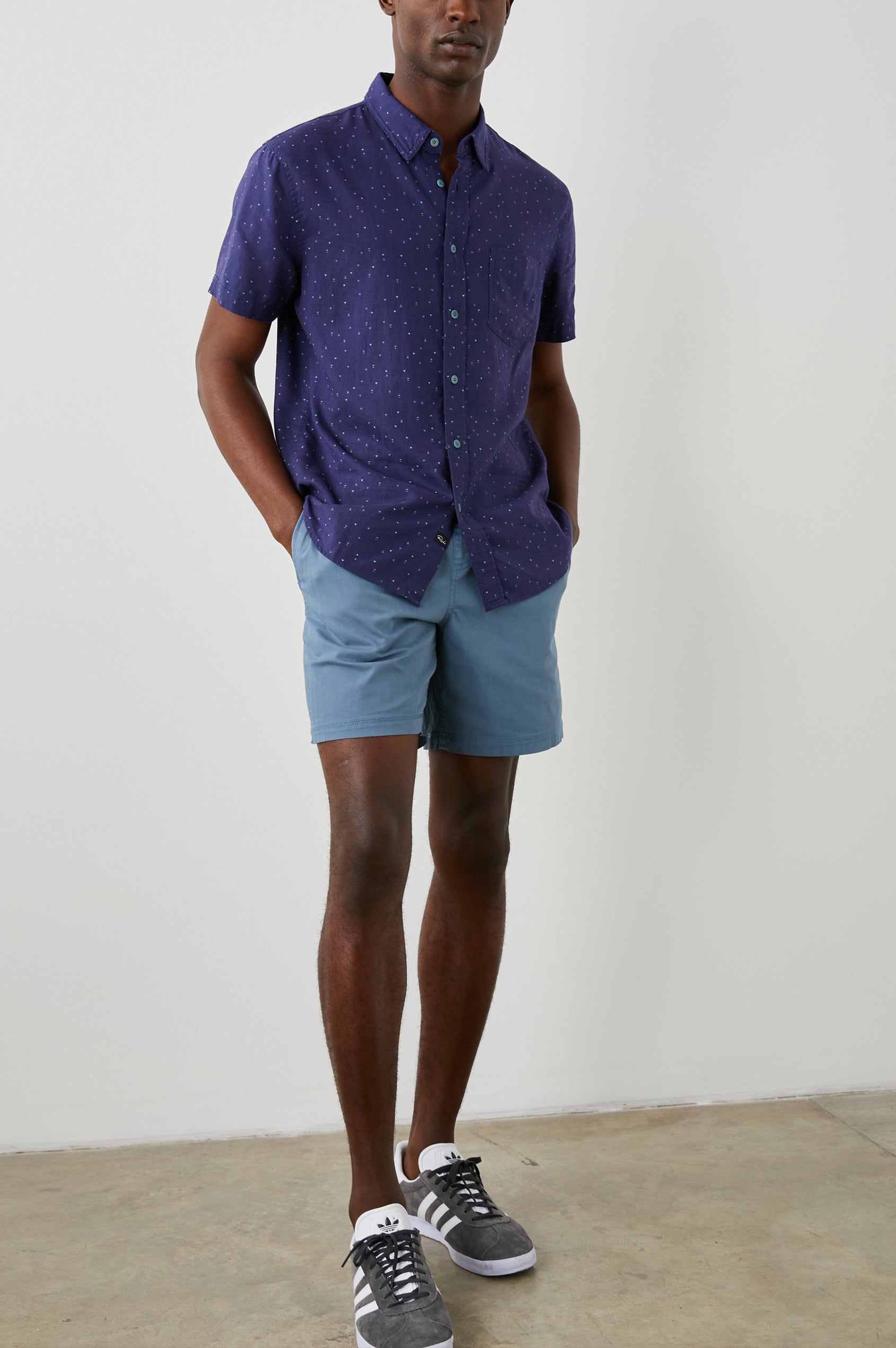 CARSON SHIRT - TRIANGLE GEO RETRO NAVY
