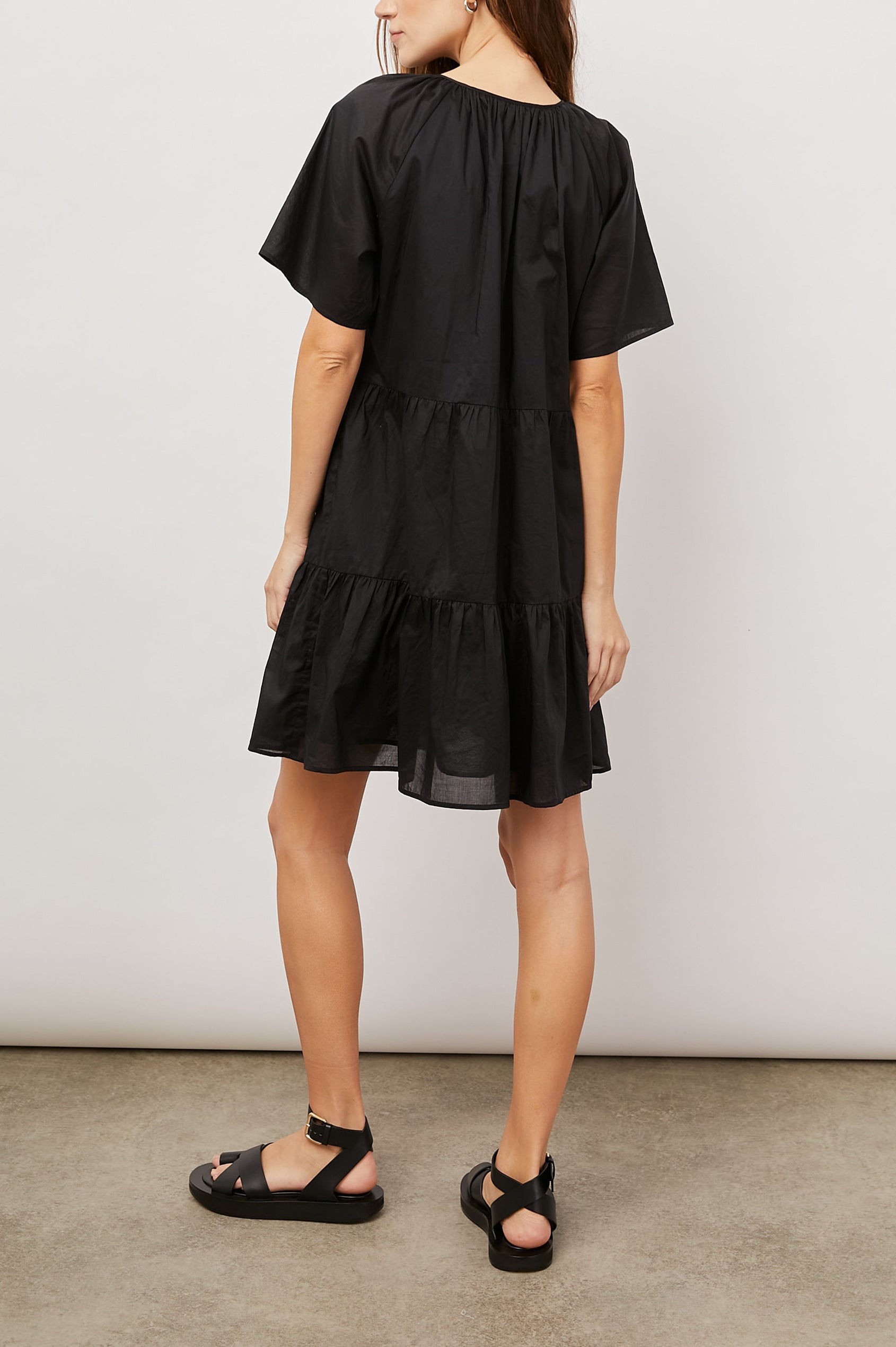 CLARISSA-TRUE-BLACK-BACK