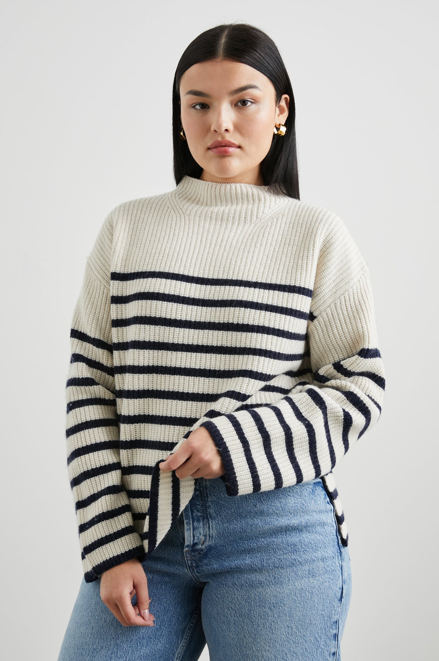 CLAUDIA-CREAM-NAVY-STRIPE-FRONT IN MOTION MODEL 2