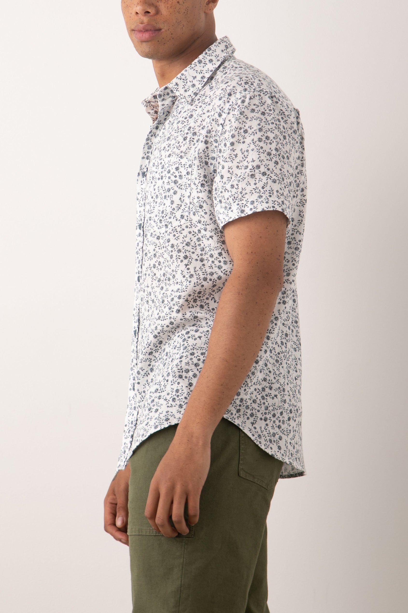 FAIRFAX CREEPING IVY WHITE BLUE SHIRT - SIDE