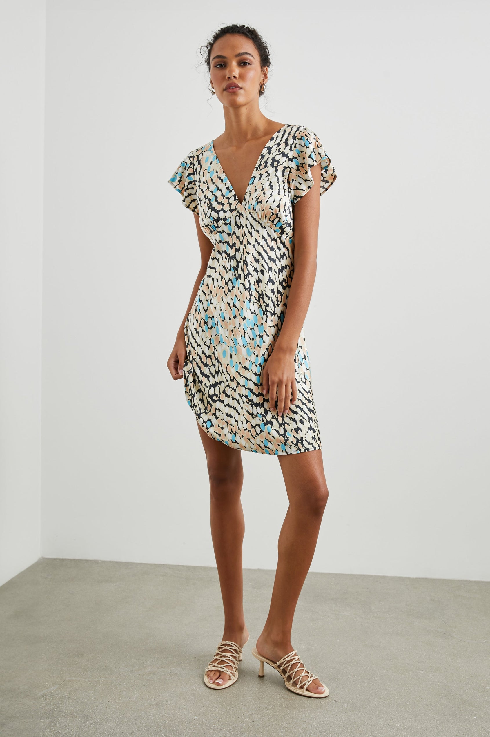 GIGI-ANDORRA-FULL FRONT BODY