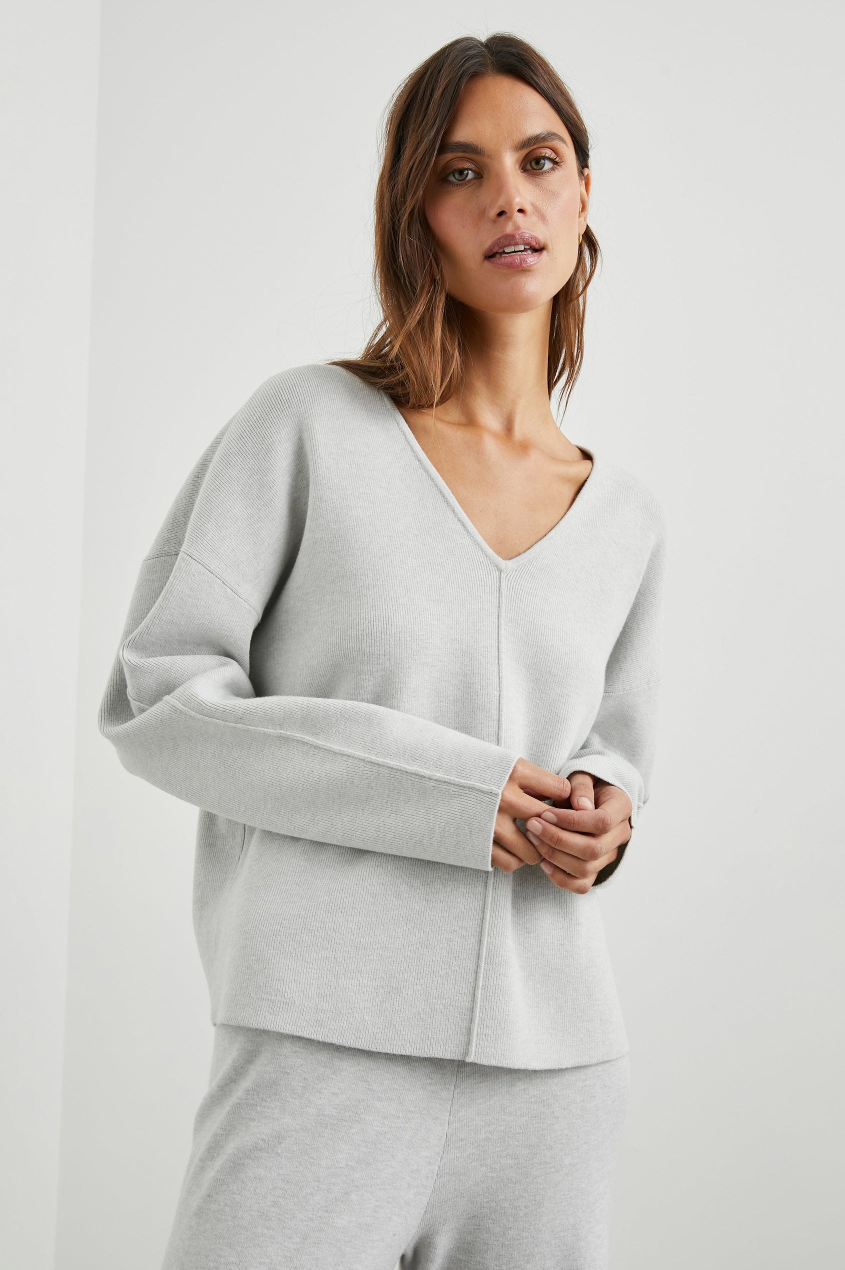 HOLLYN-LIGHT-HEATHERGREY-FRONT