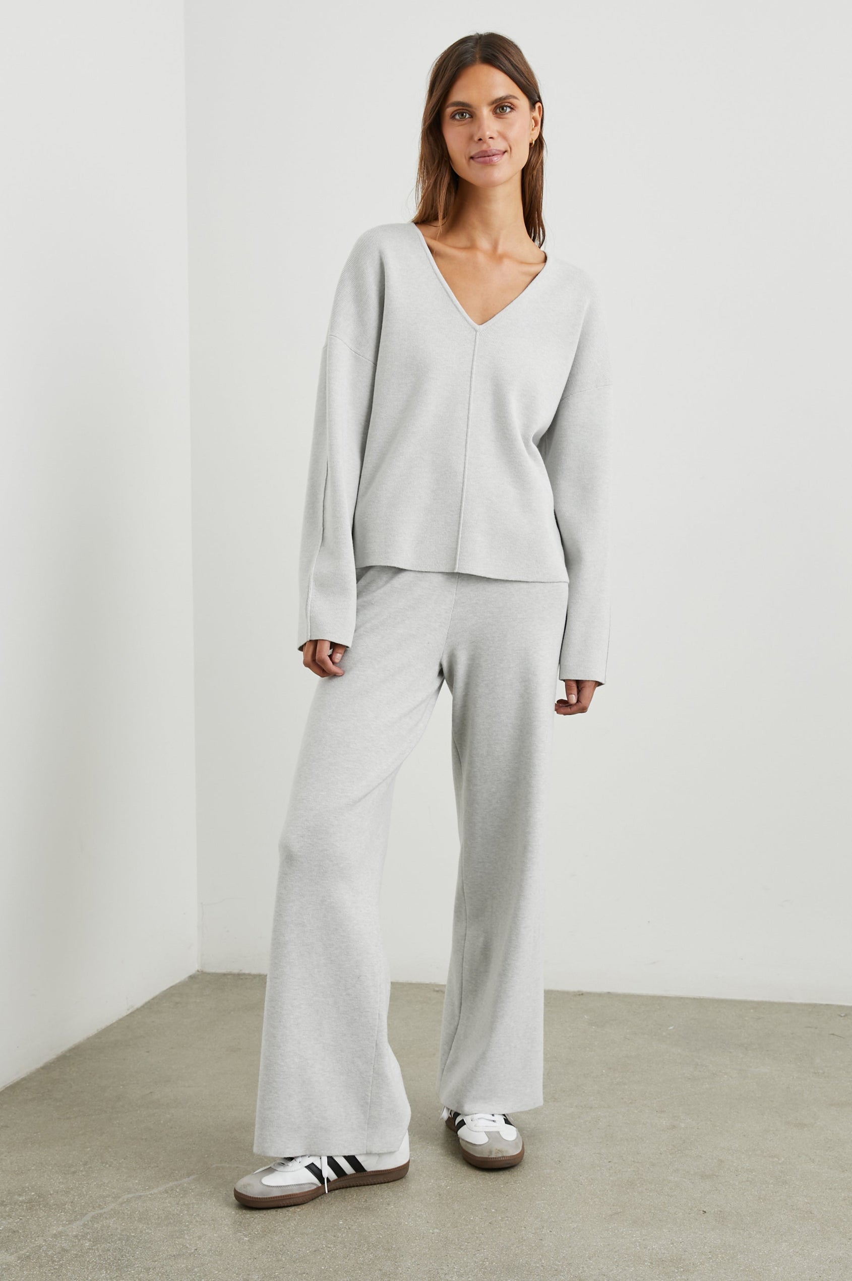 HOLLYN-LIGHT-HEATHERGREY-FULL FRONT BODY