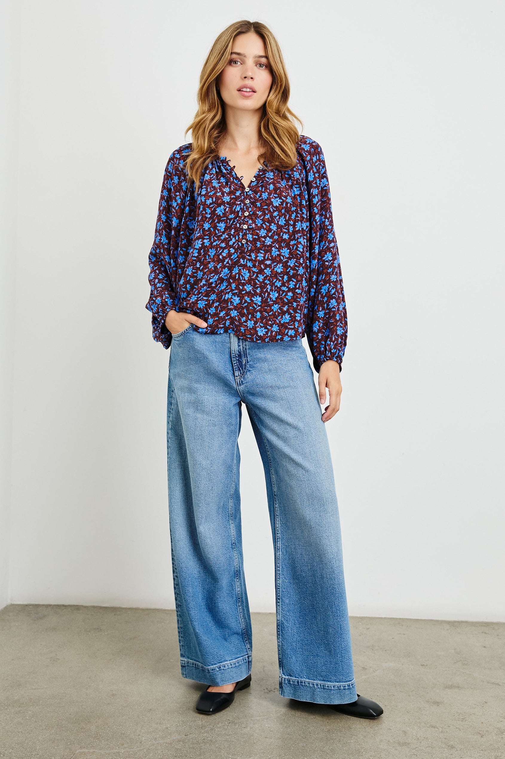 INDI-RUSSET-CAMELLIA-FULL FRONT BODY