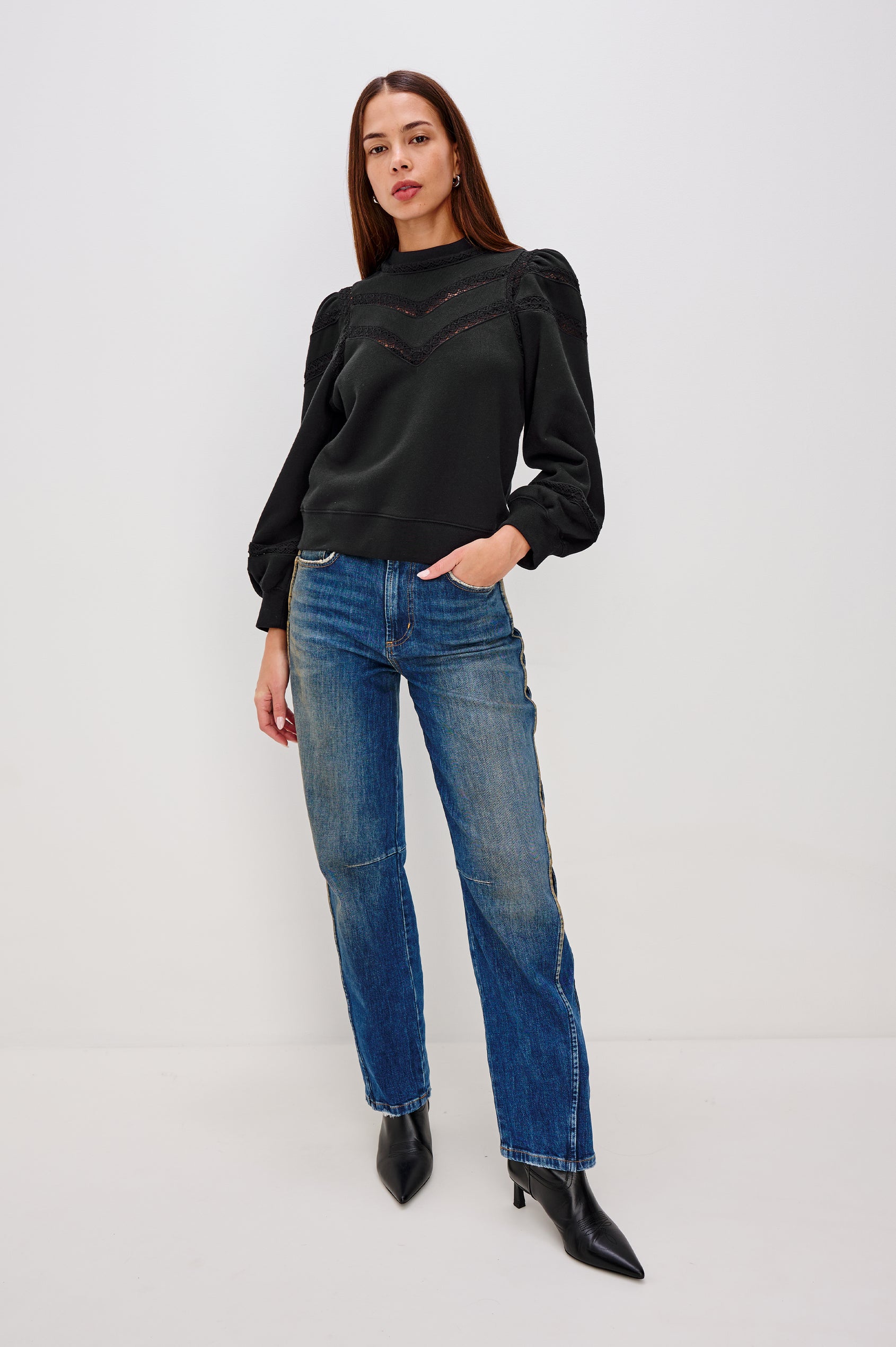 ISLES SWEATSHIRT - BLACK