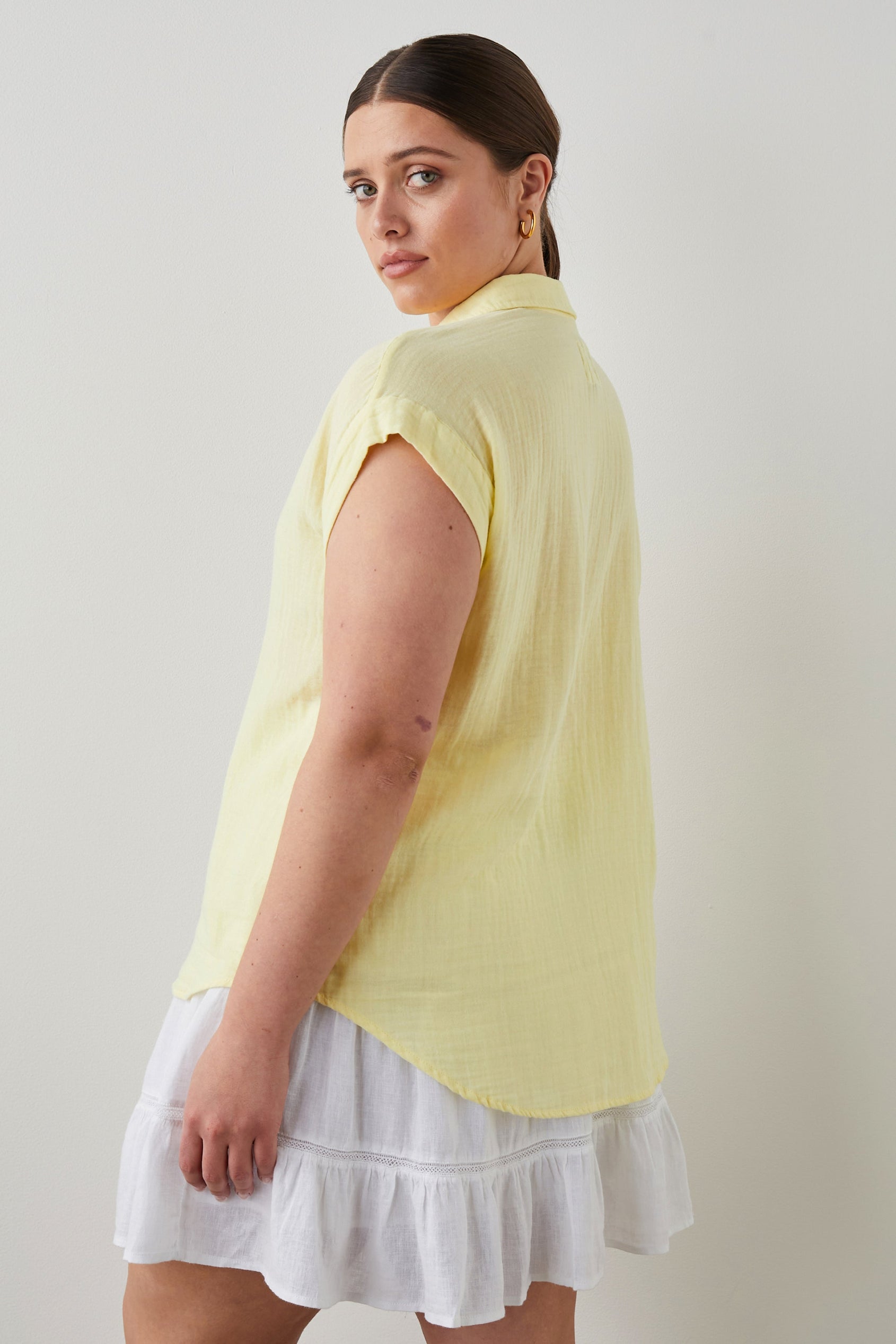 JAMIE SHIRT CITRON - BACK ANGLE