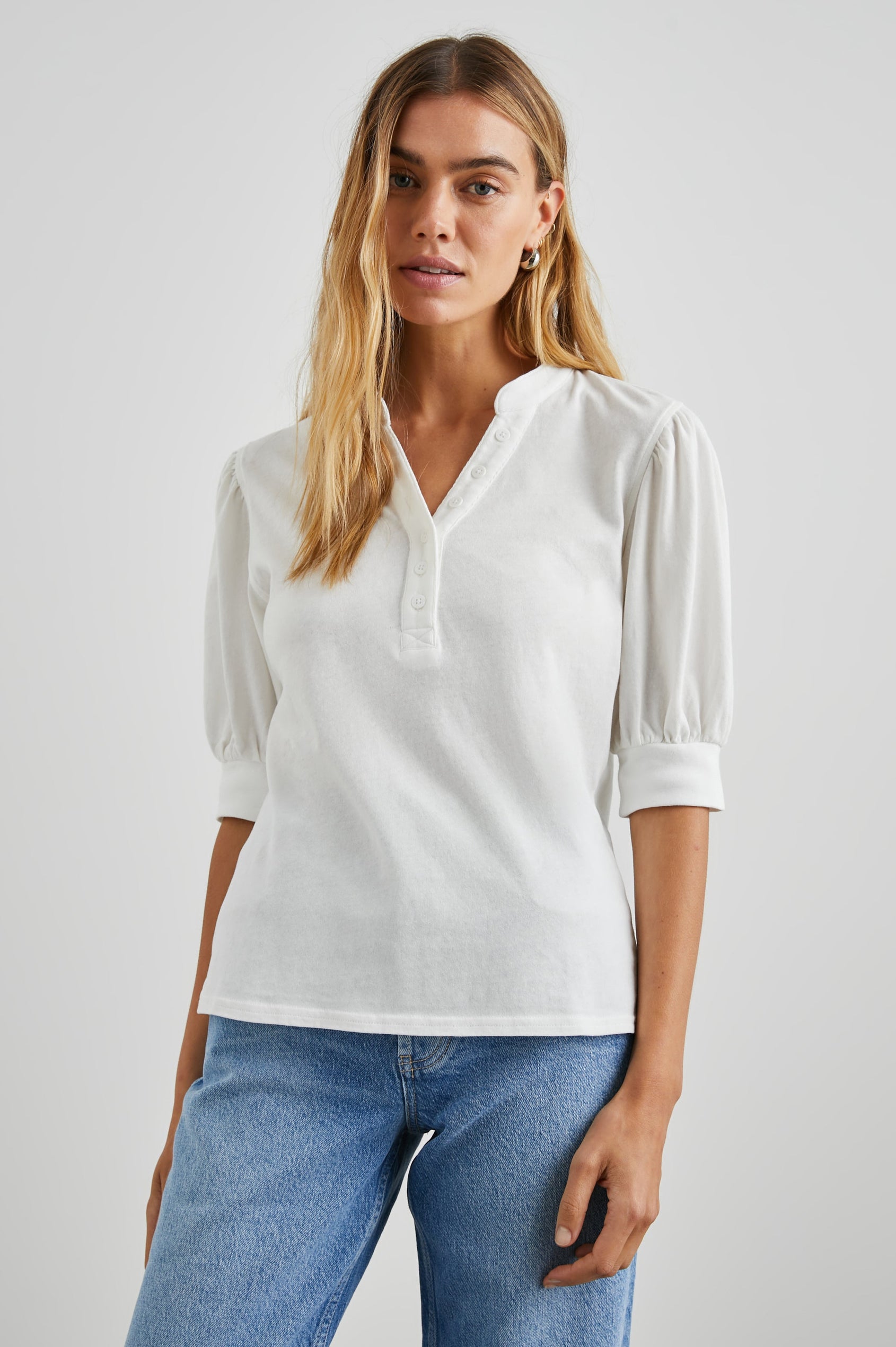JEWEL-WHITE-FRONT UNTUCKED