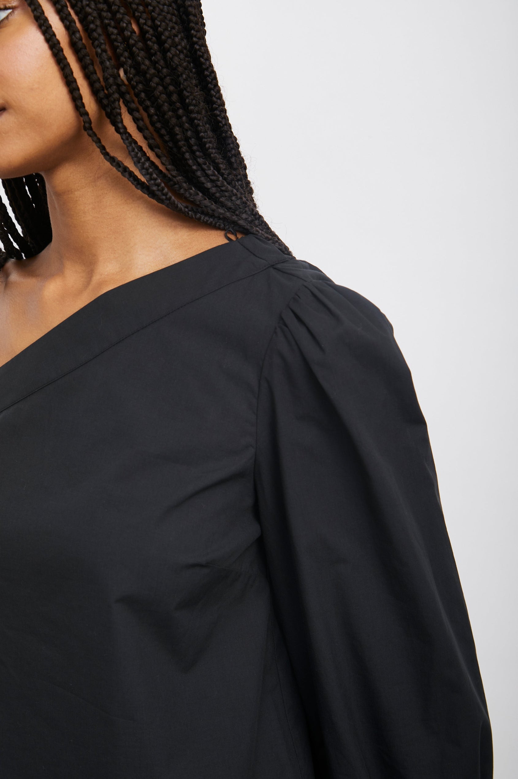 JILL-BLACK-DETAIL