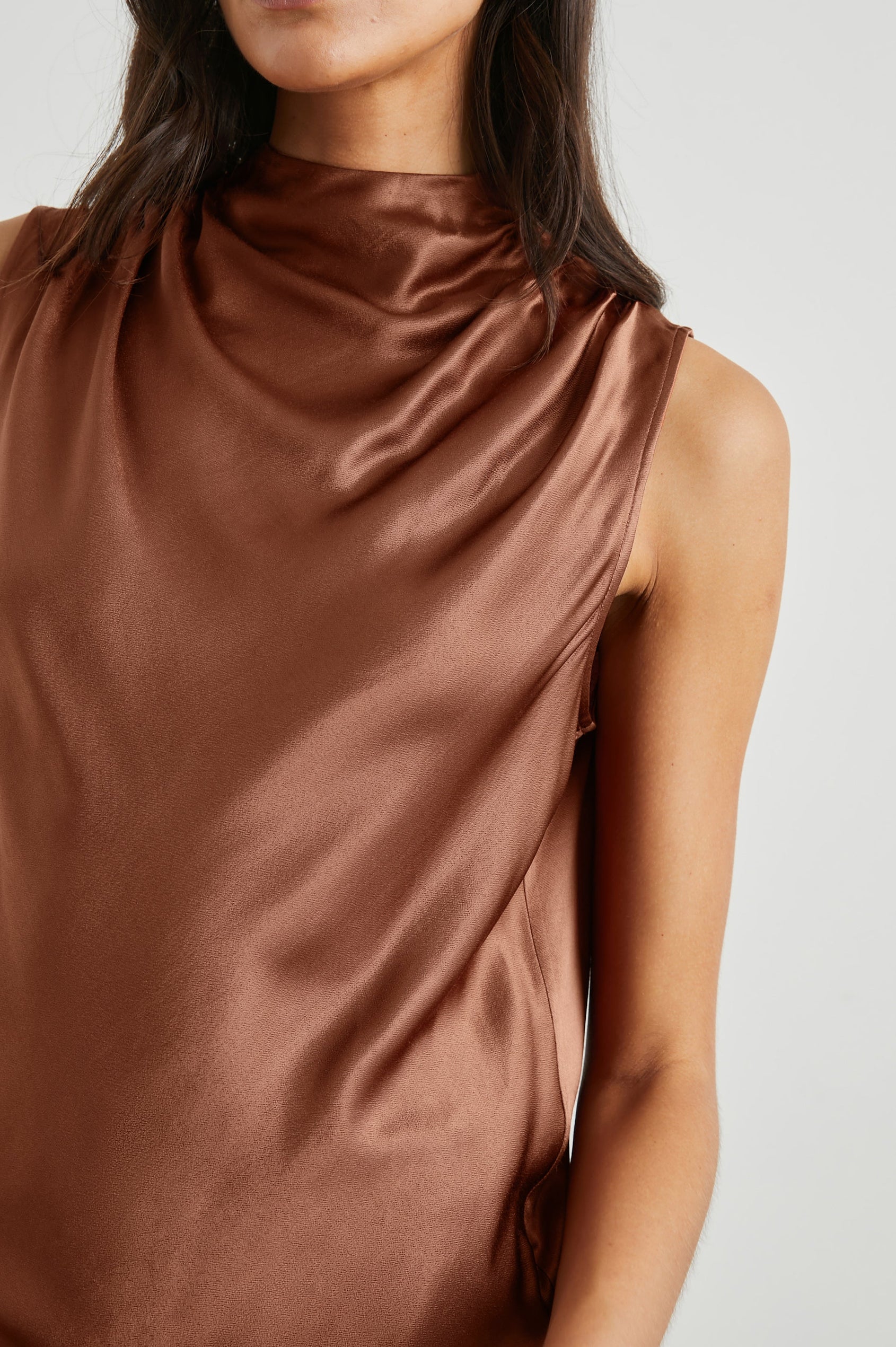 KALEEN-CEDAR-FRONT DETAIL