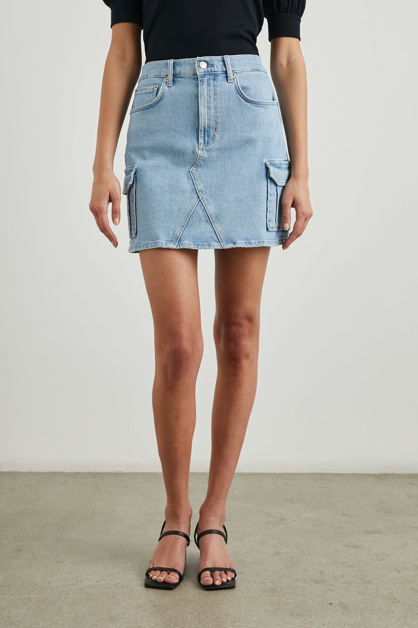 LAUREL-CARGO-CRYSTAL-BLUE-FRONT