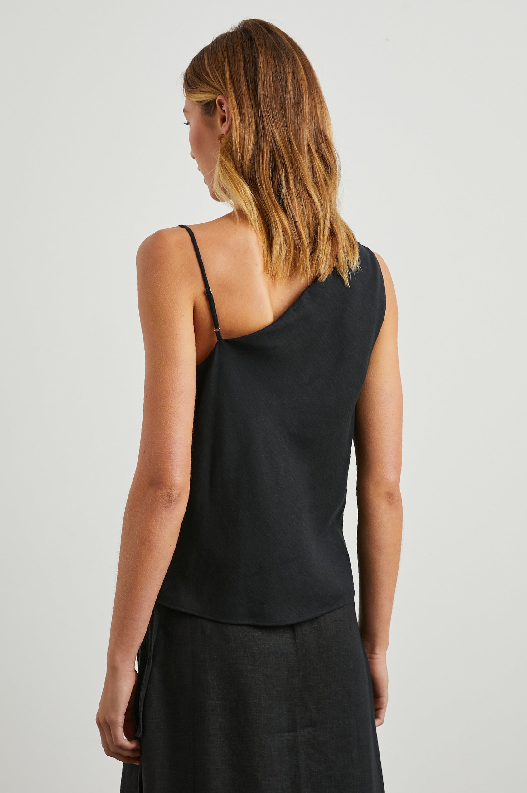 MAE-BLACK-BACK