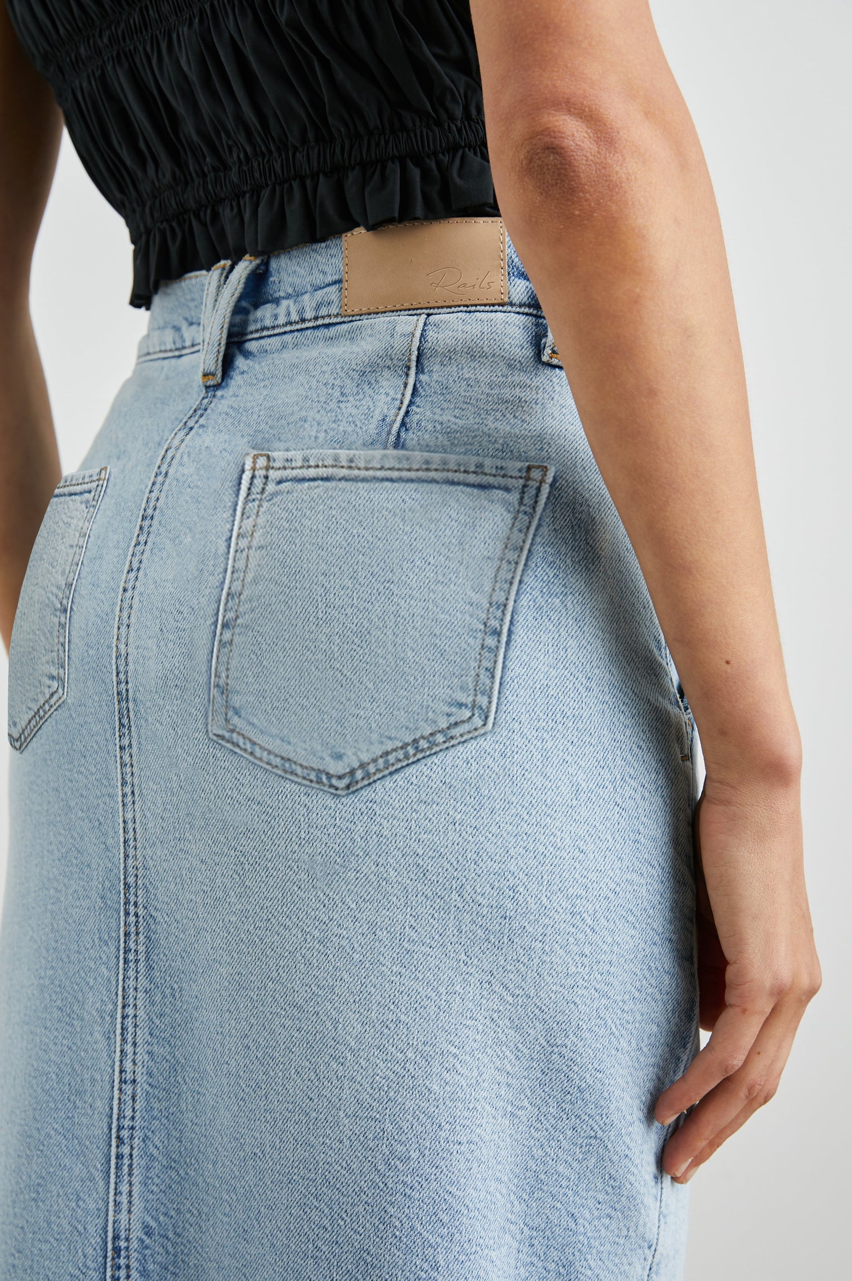 MANHATTAN-REEF-LET-DOWN-HEM-BACK