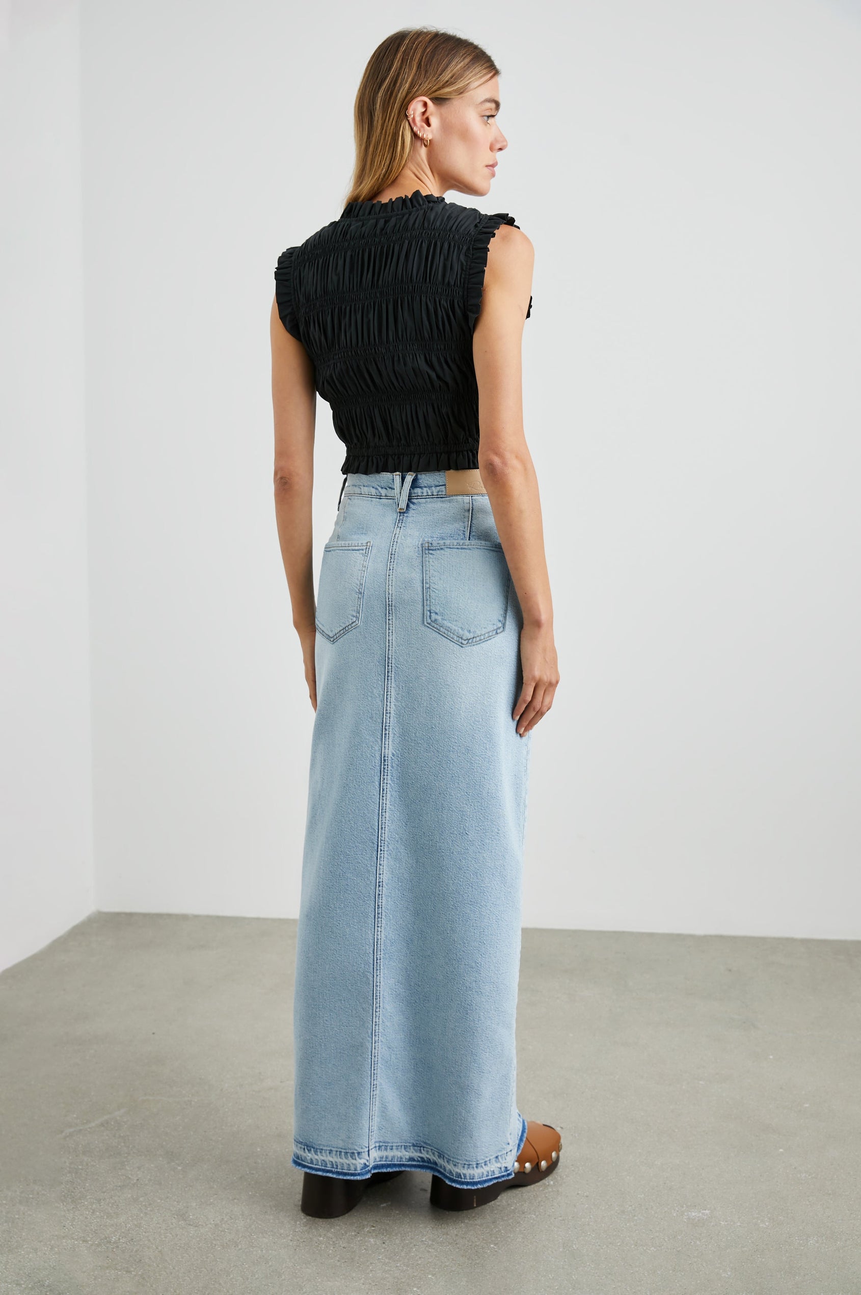 MANHATTAN-REEF-LET-DOWN-HEM-BACK FULL BODY