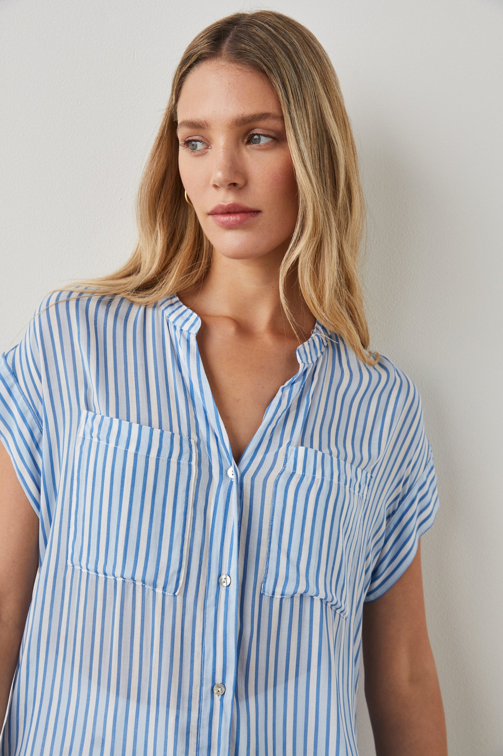 MEG DRES BLACK - TOP DETAILS