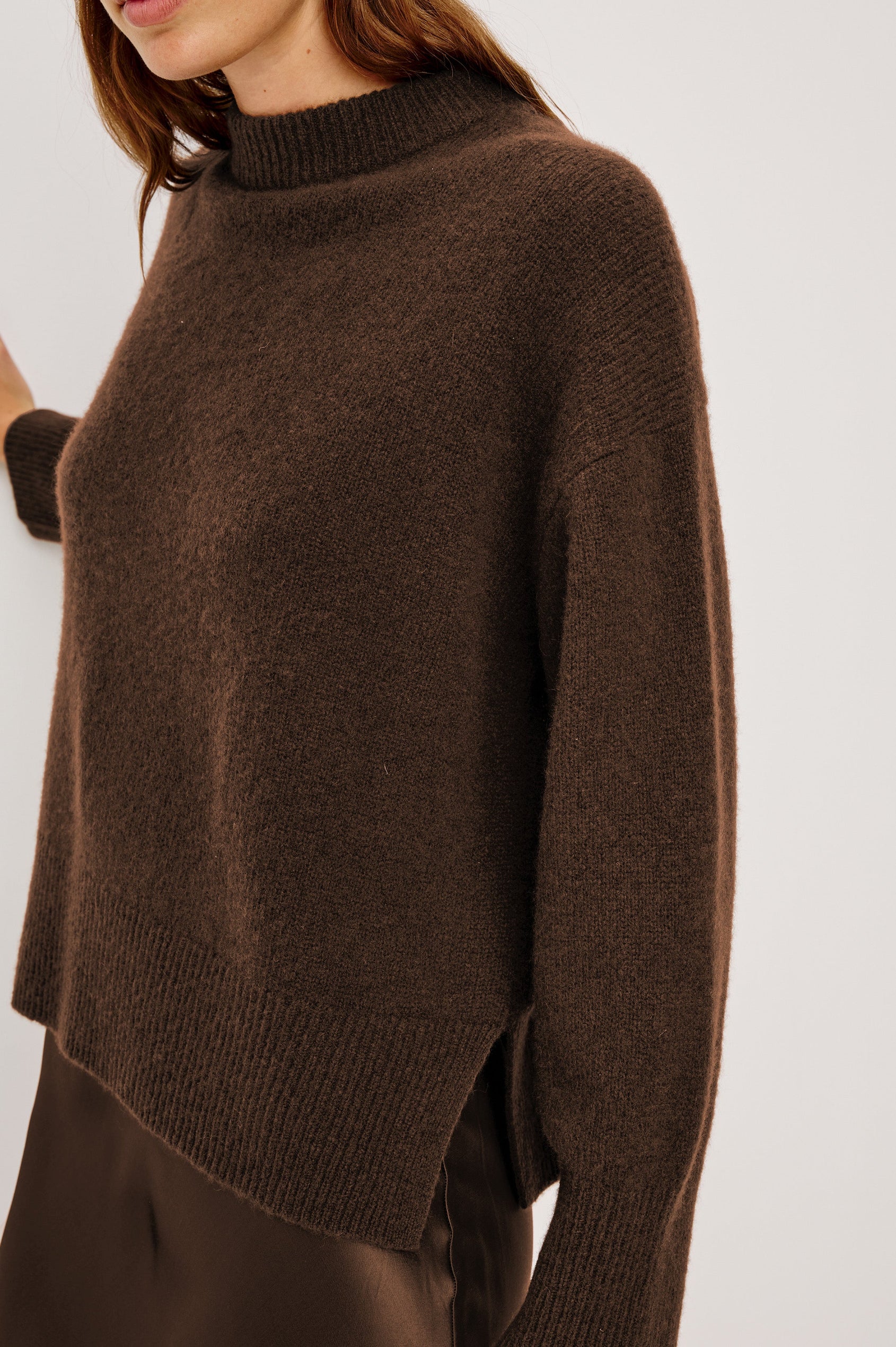 MIRANDA SWEATER - CHOCOLATE