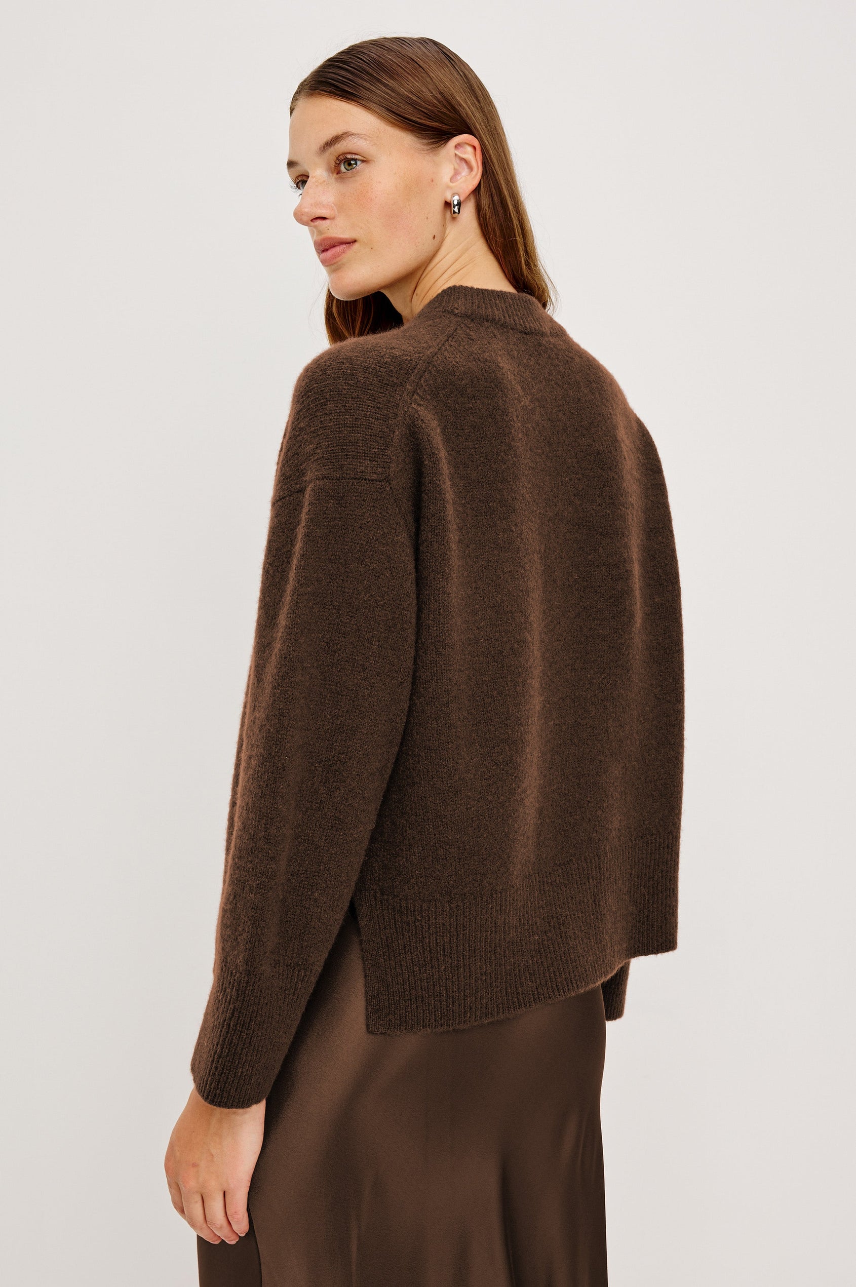 MIRANDA SWEATER - CHOCOLATE