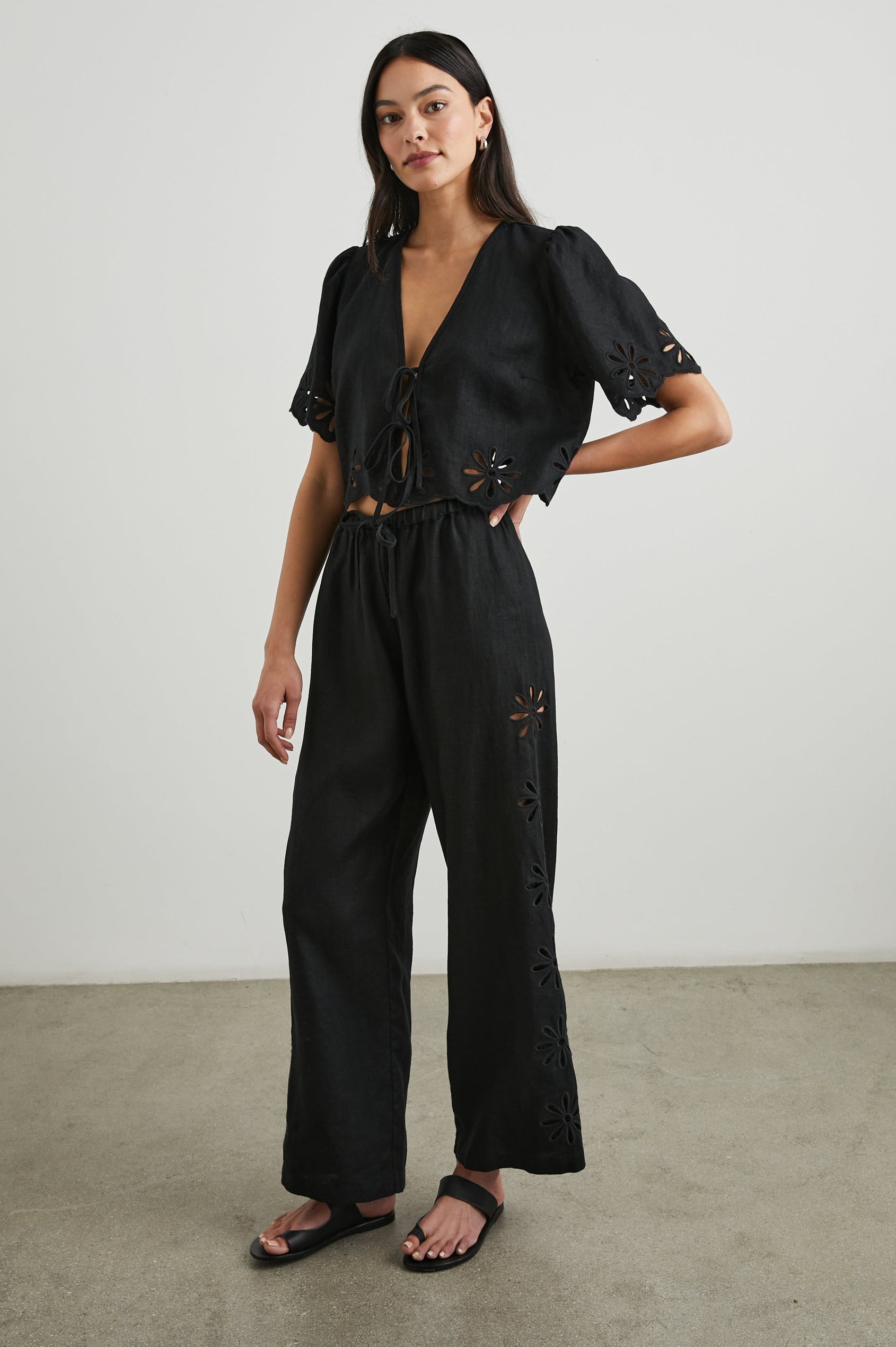 PARI-BLACK-SIDE ANGLE