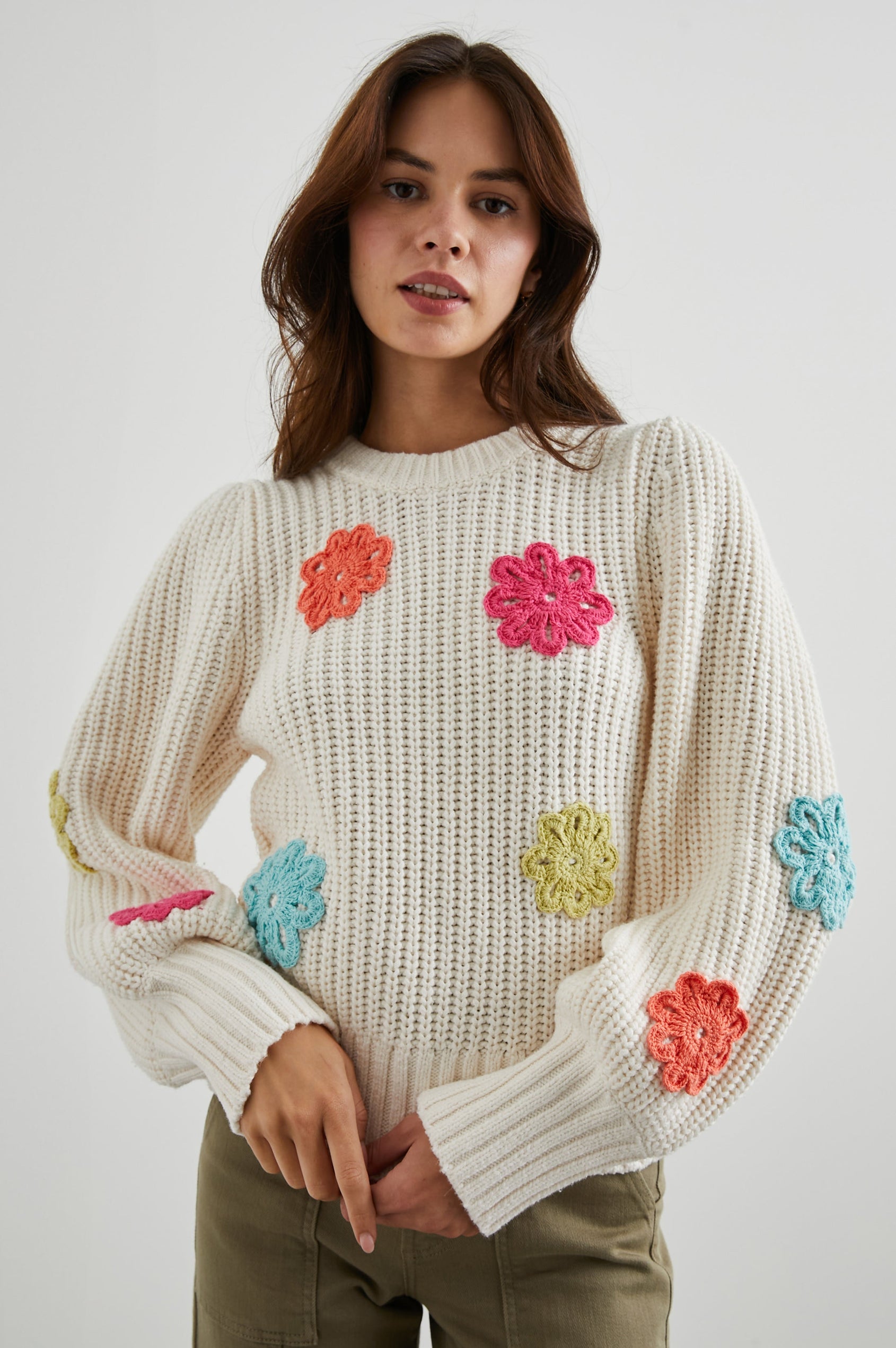 ROMI-IVORY-MULTI-DAISIES-FRONT