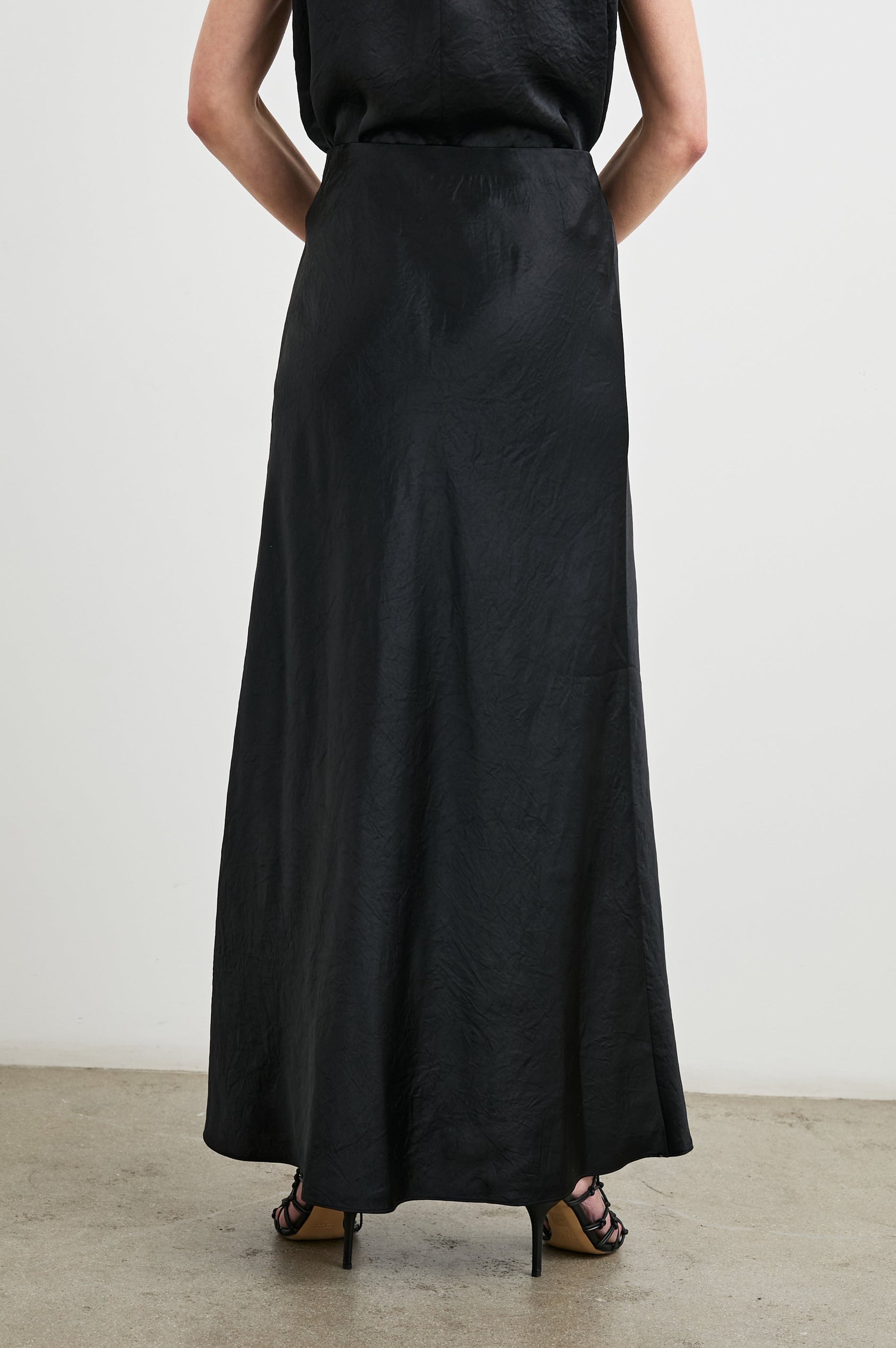 ROMINA-BLACK-BACK