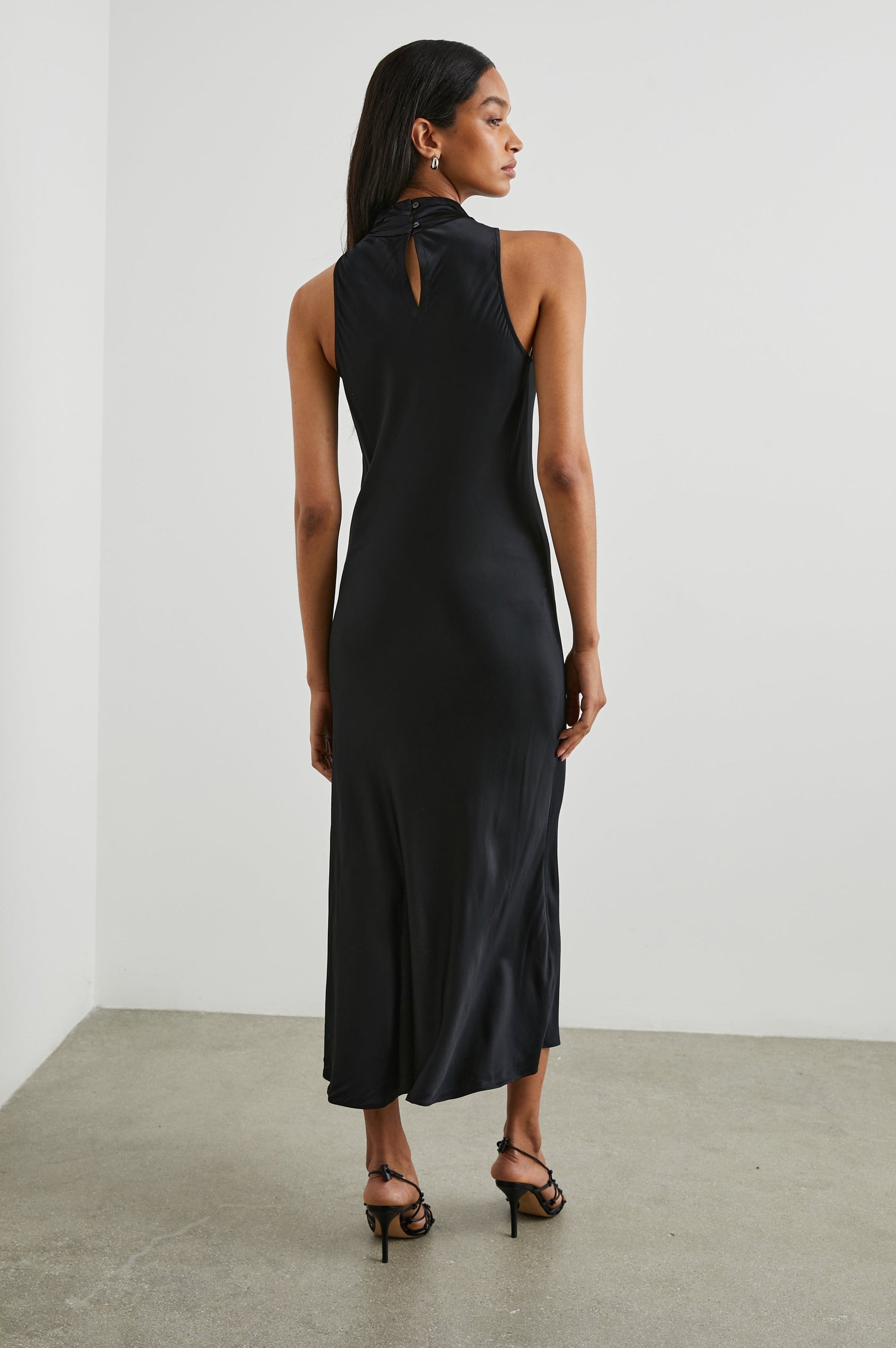 SOLANA-BLACK-BACK