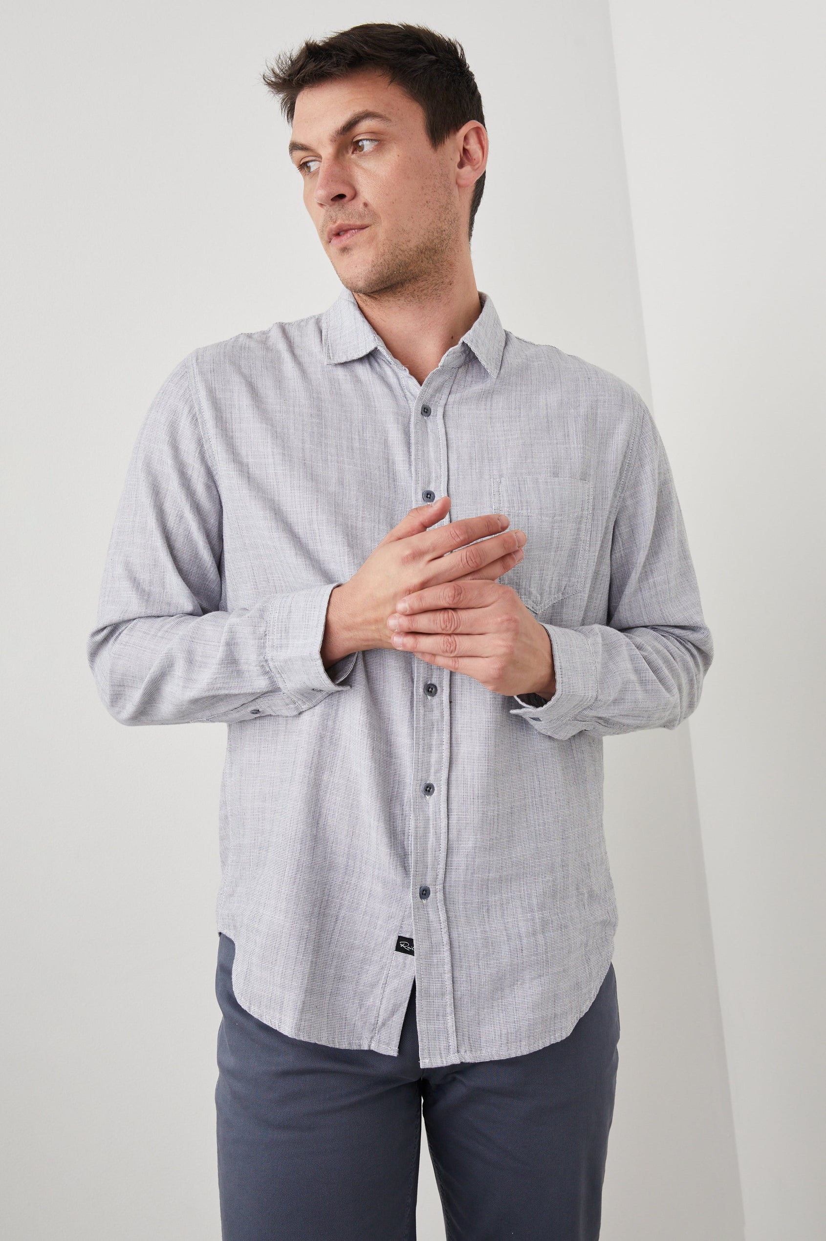 WYATT SHIRT IRON GATE - FRONT BODY ARMS CROSSED