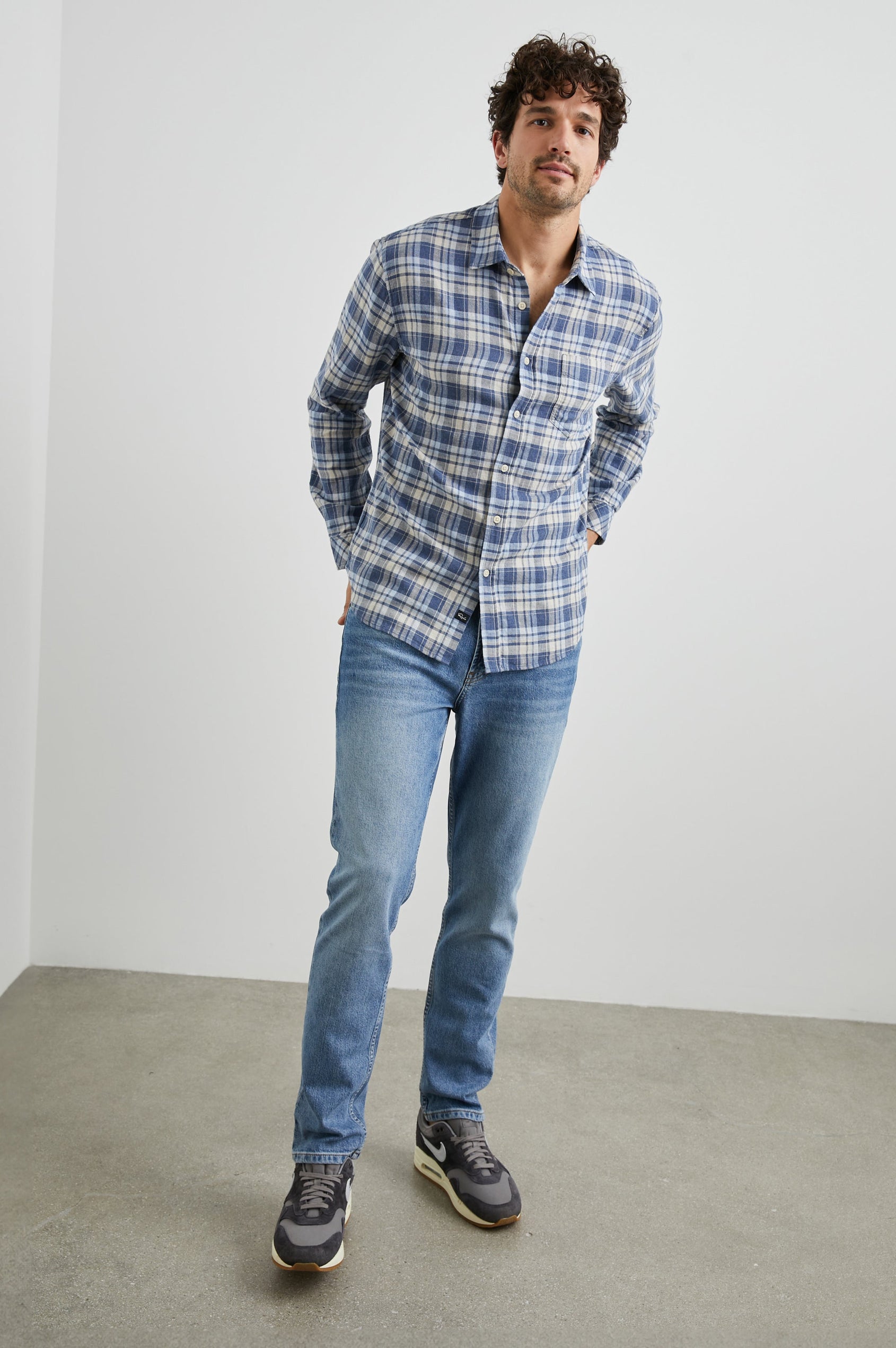WYATT NAVY SORGHUM OXFORD - FULL BODY