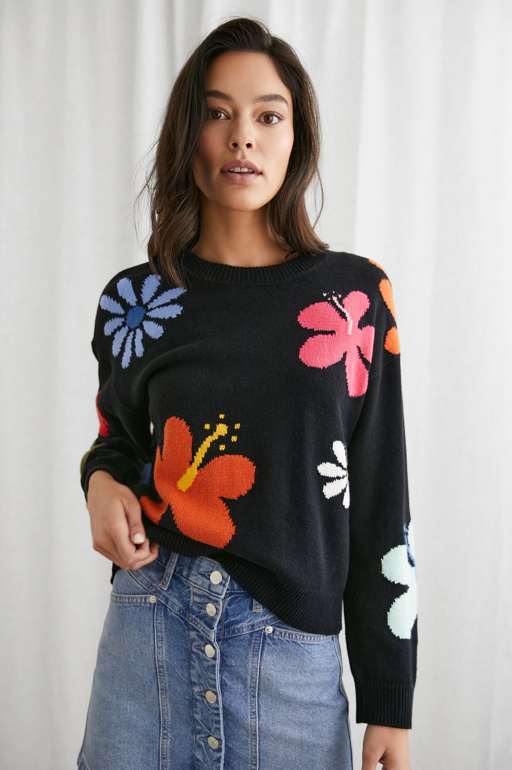 ZOEY-HIBISCUS-MULTI-EDITORIAL