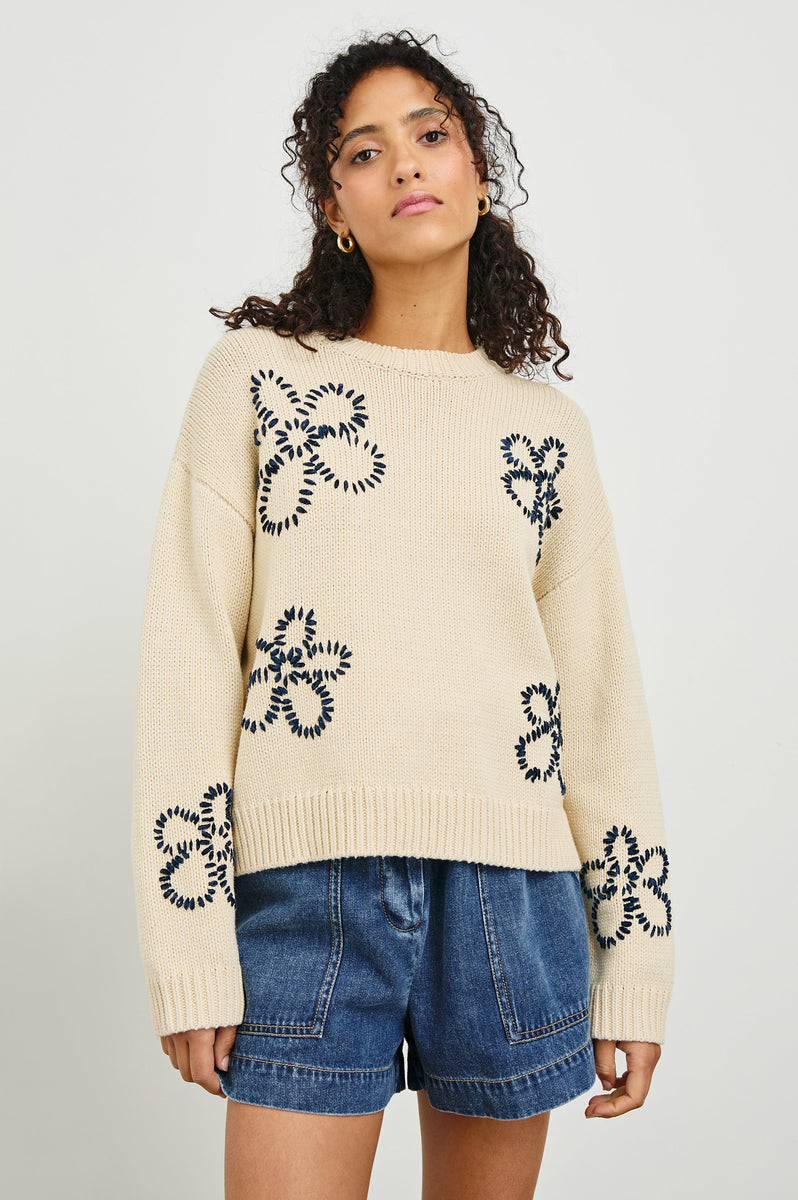 ZOEY SWEATER - IVORY NAVY STITCHED DAISIES – Rails EU