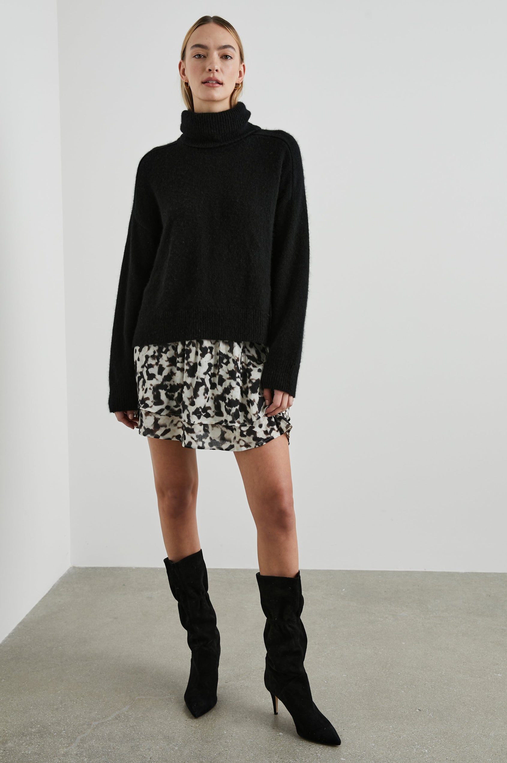 ADDISON BLURRED CHEETAH SKIRT - FULL FRONT BODY