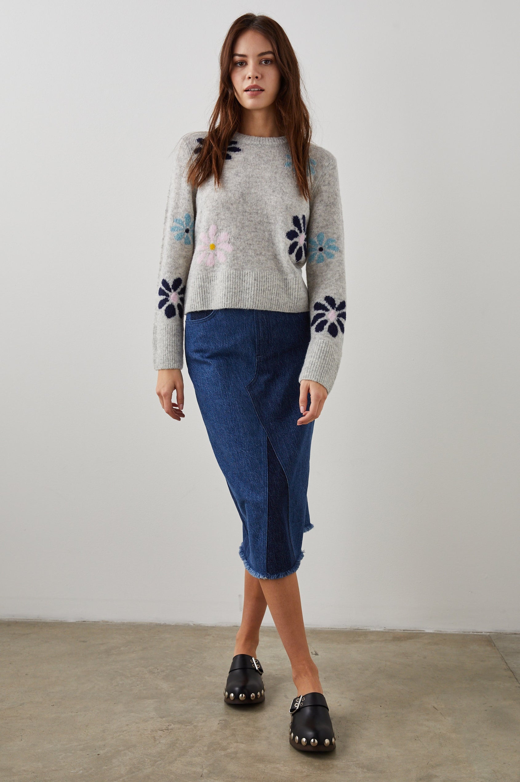 ANISE SWEATER GREY MULTI - FULL FRONT BODY
