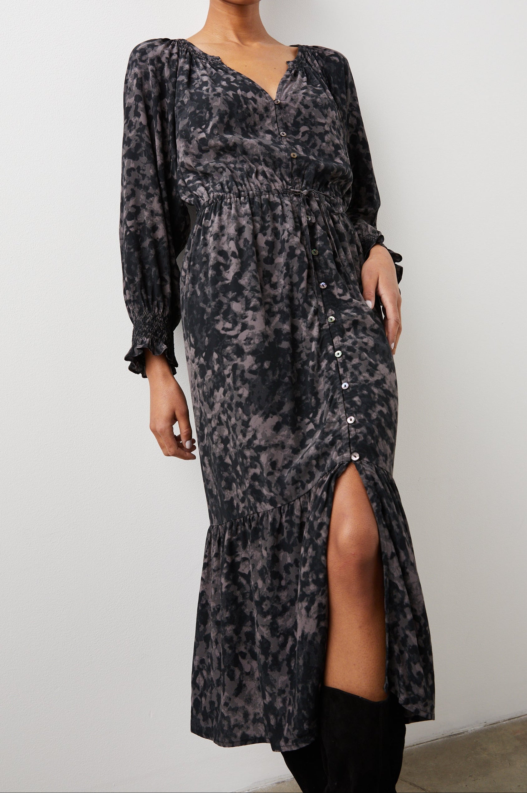 CECE DRESS CHARCOAL TORTOISE - FRONT ANGLE