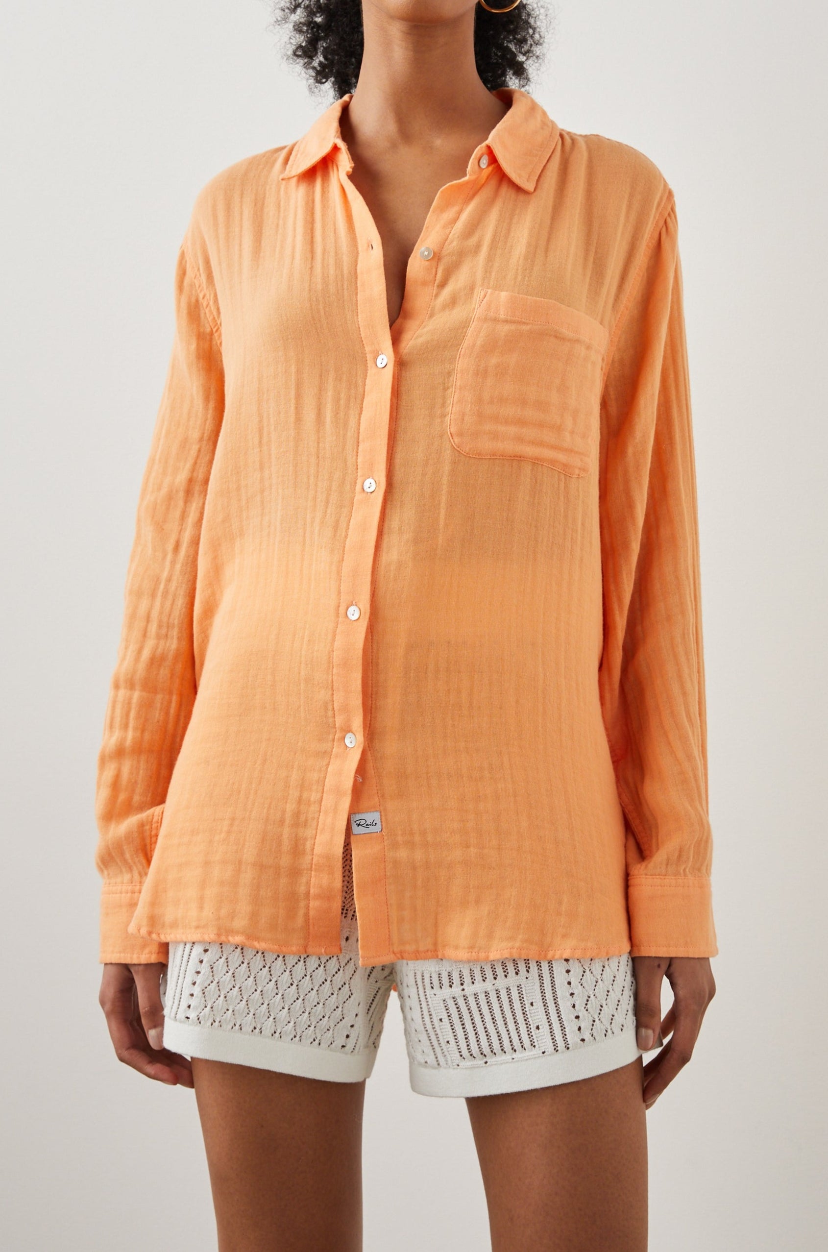 ELLIS SHIRT PAPAYA - FRONT UNTUCKED