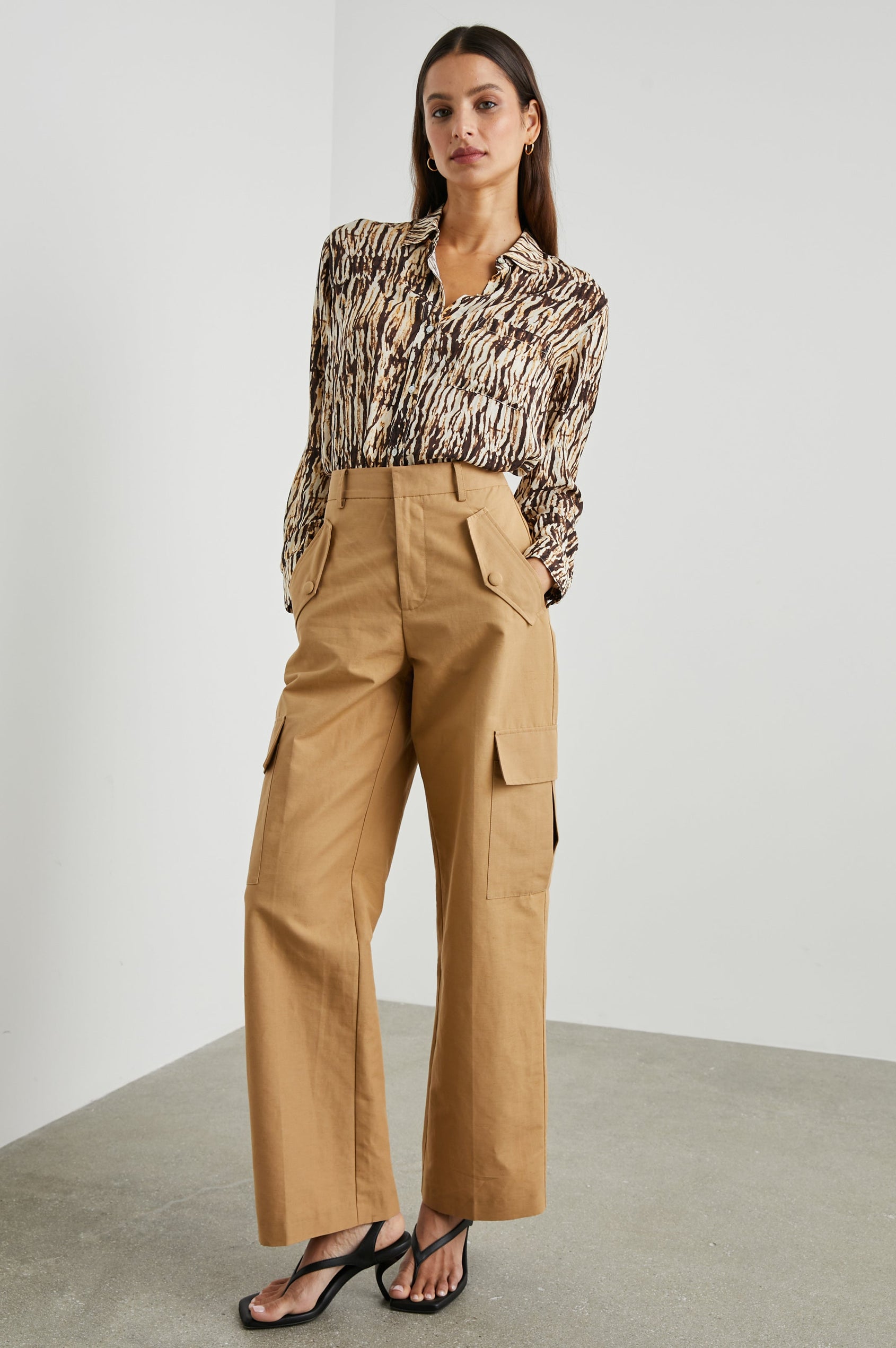 JOSEPHINE SHIRT NEUTRAL IKAT - FULL FRONT BODY TUCKED IN