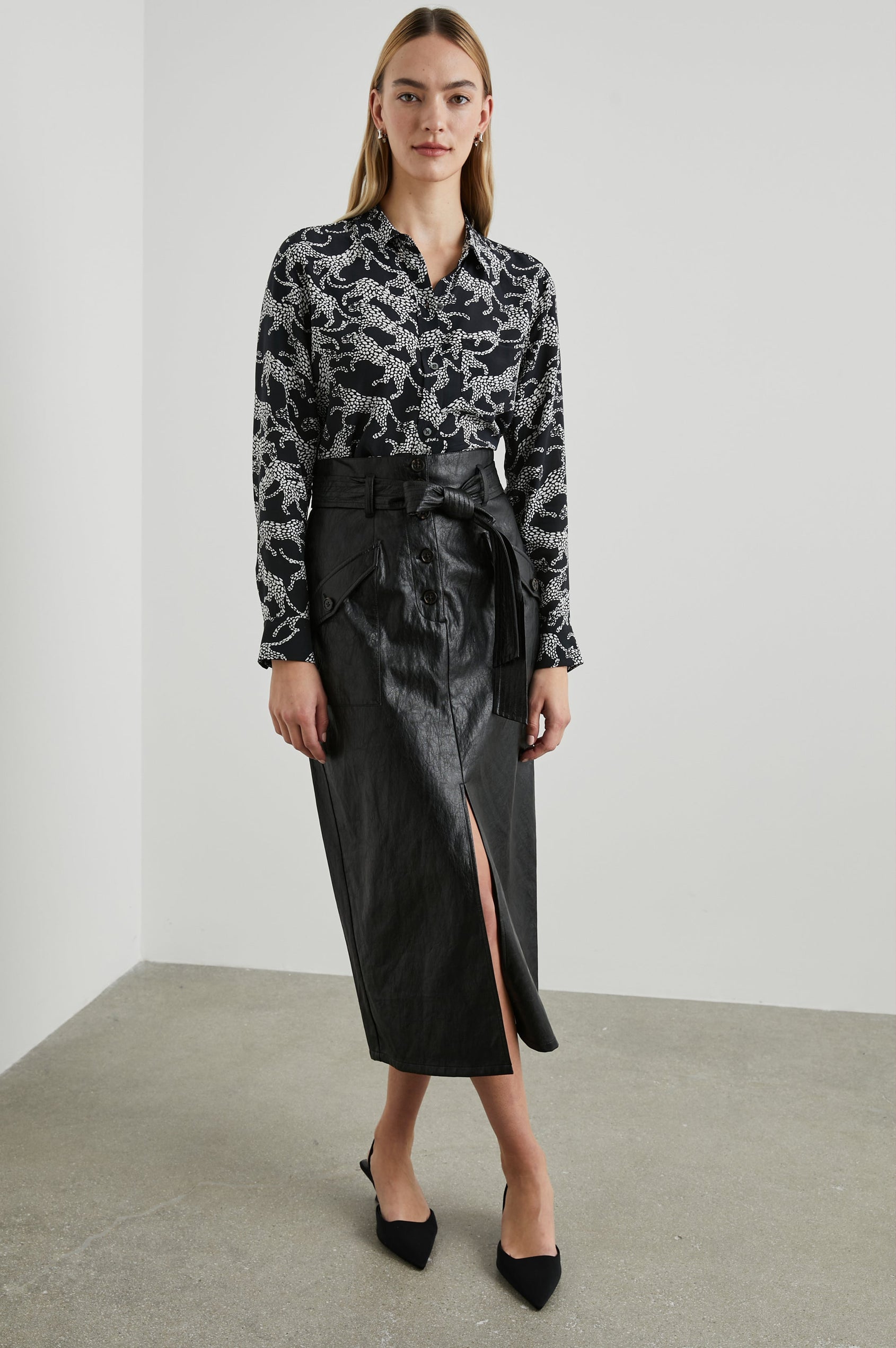 KATE SHIRT BLACK LYNX - FULL FRONT BODY