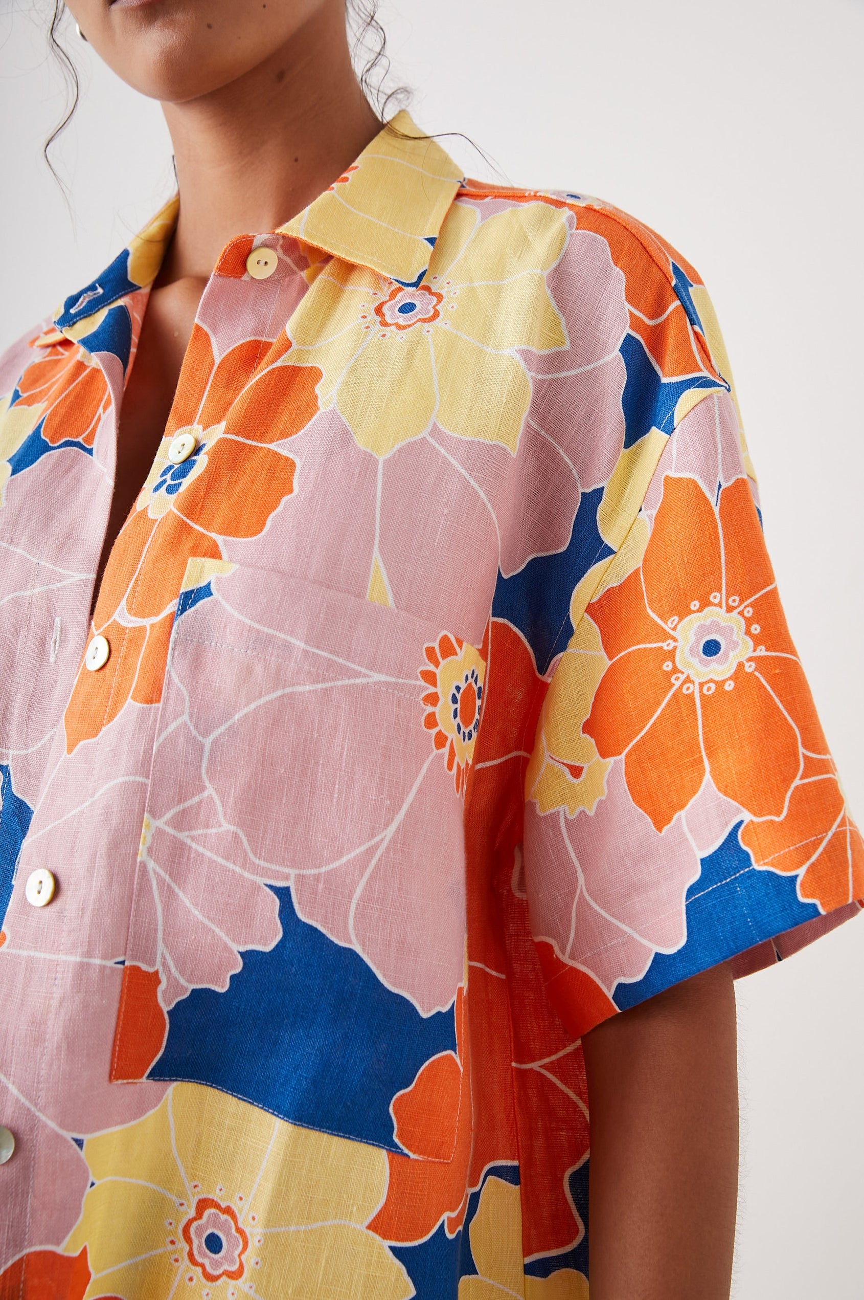 MACKINLEY SHIRT FLOWER POWER - FRONT DETAILS