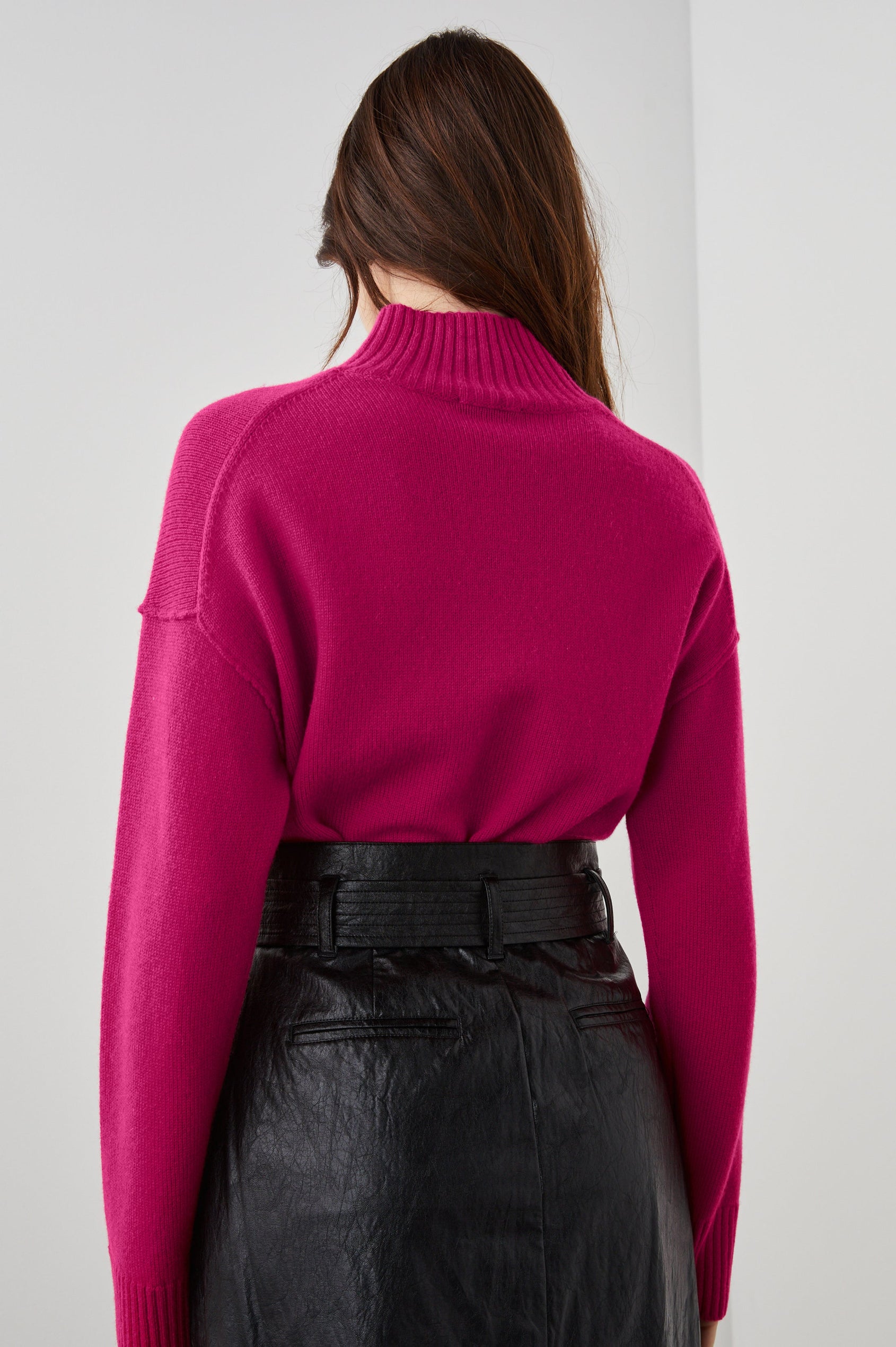 SASHA SWEATER CERISE ROSE - BACK BODY