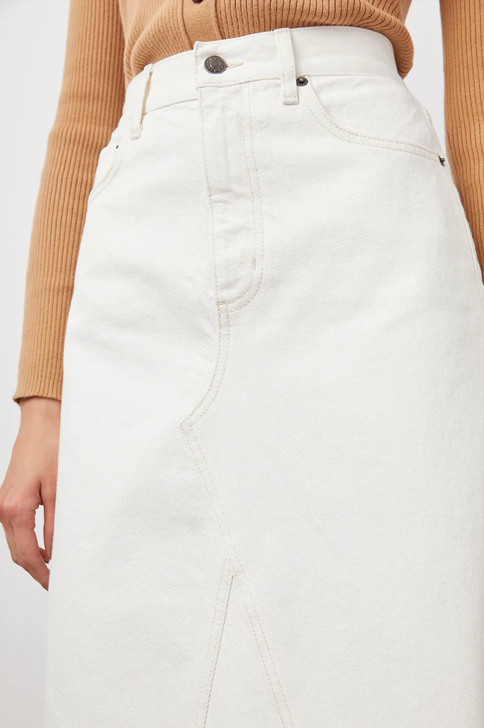 THE HIGHLAND ECRU SKIRT-DETAIL