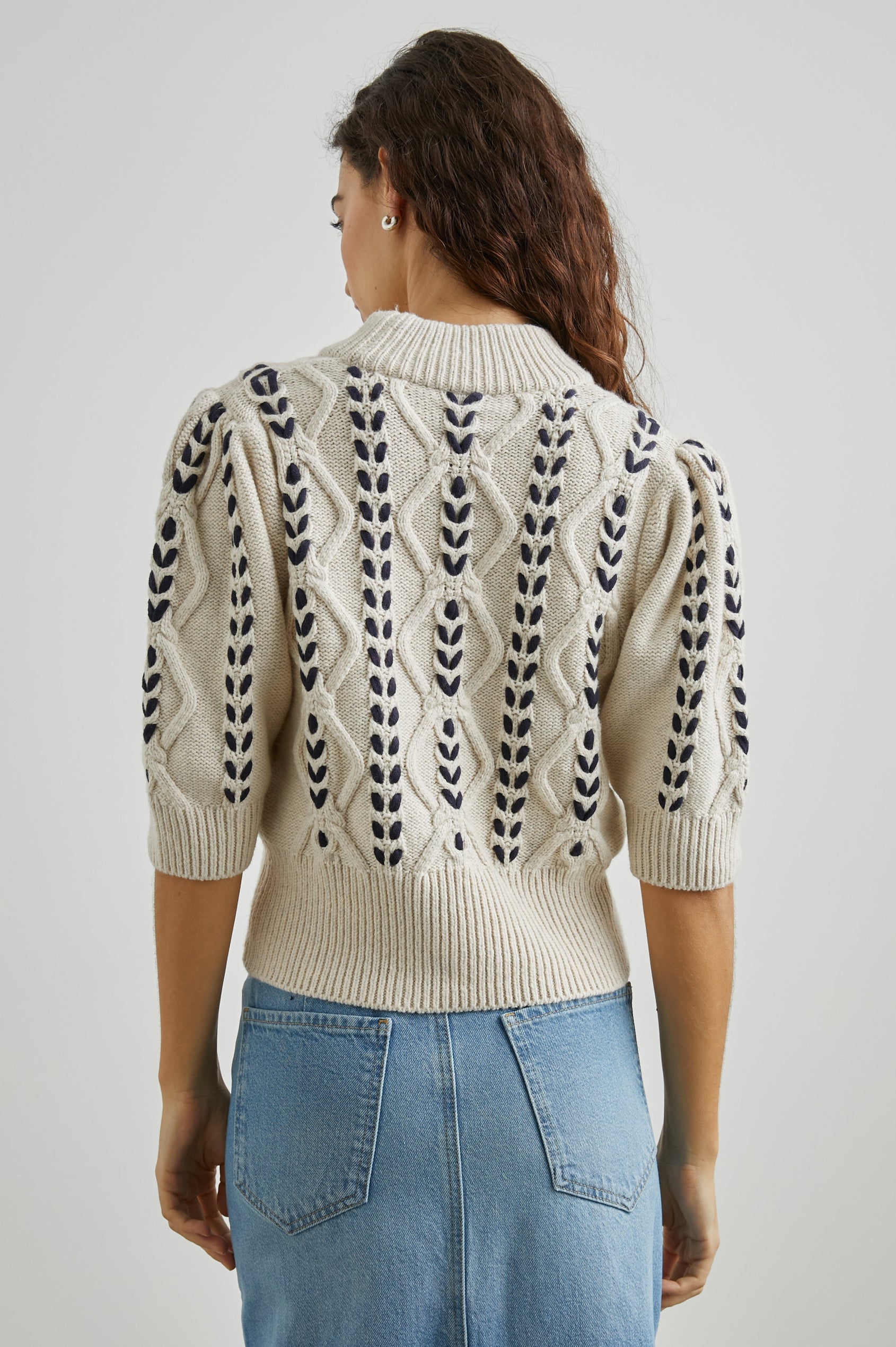 ADDY-OATMEAL-NAVY-CABLES-BACK