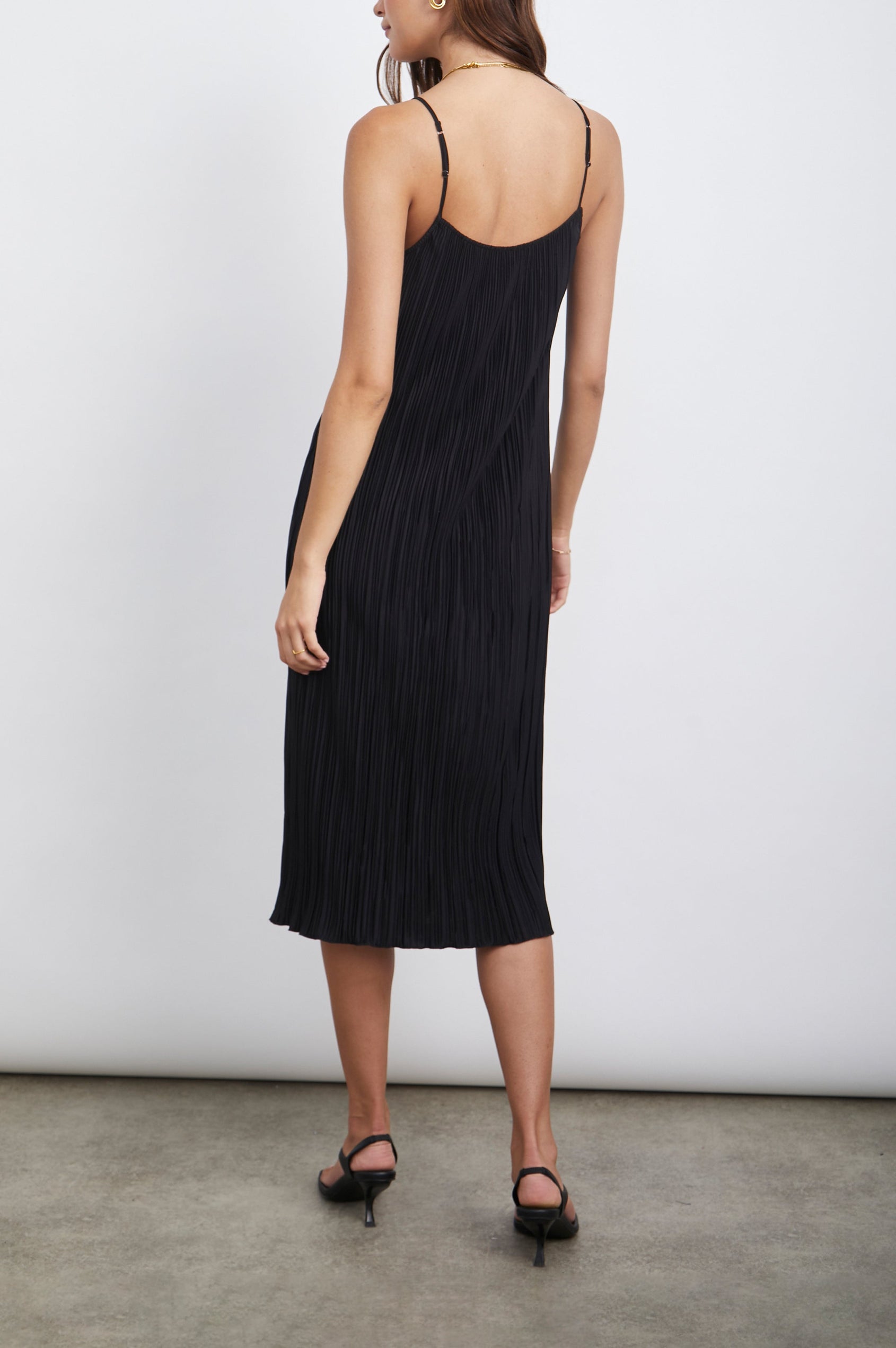 AMI-BLACK-BACK
