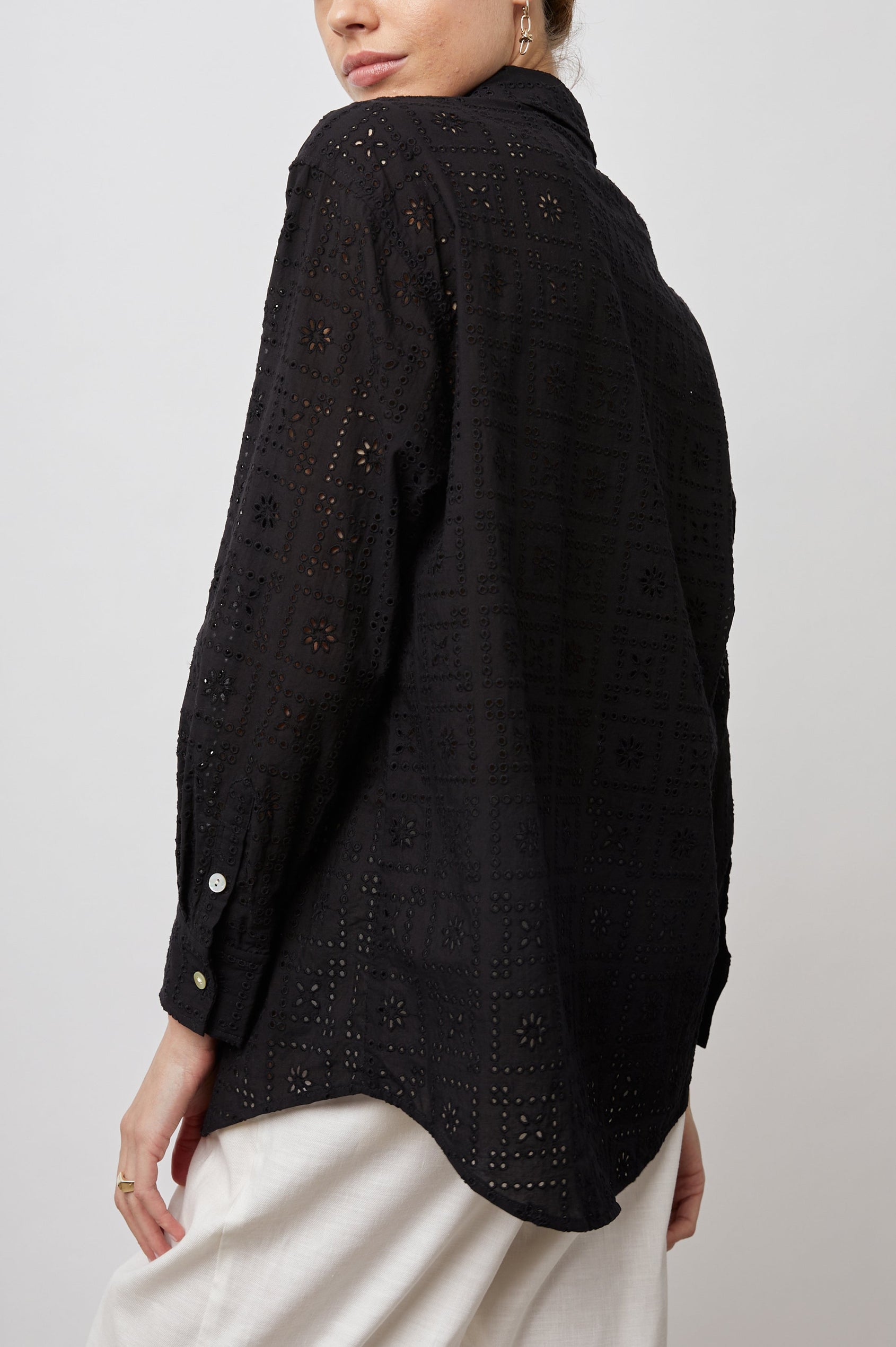 ARLO-BLACK-SEA-EYELET-BACK