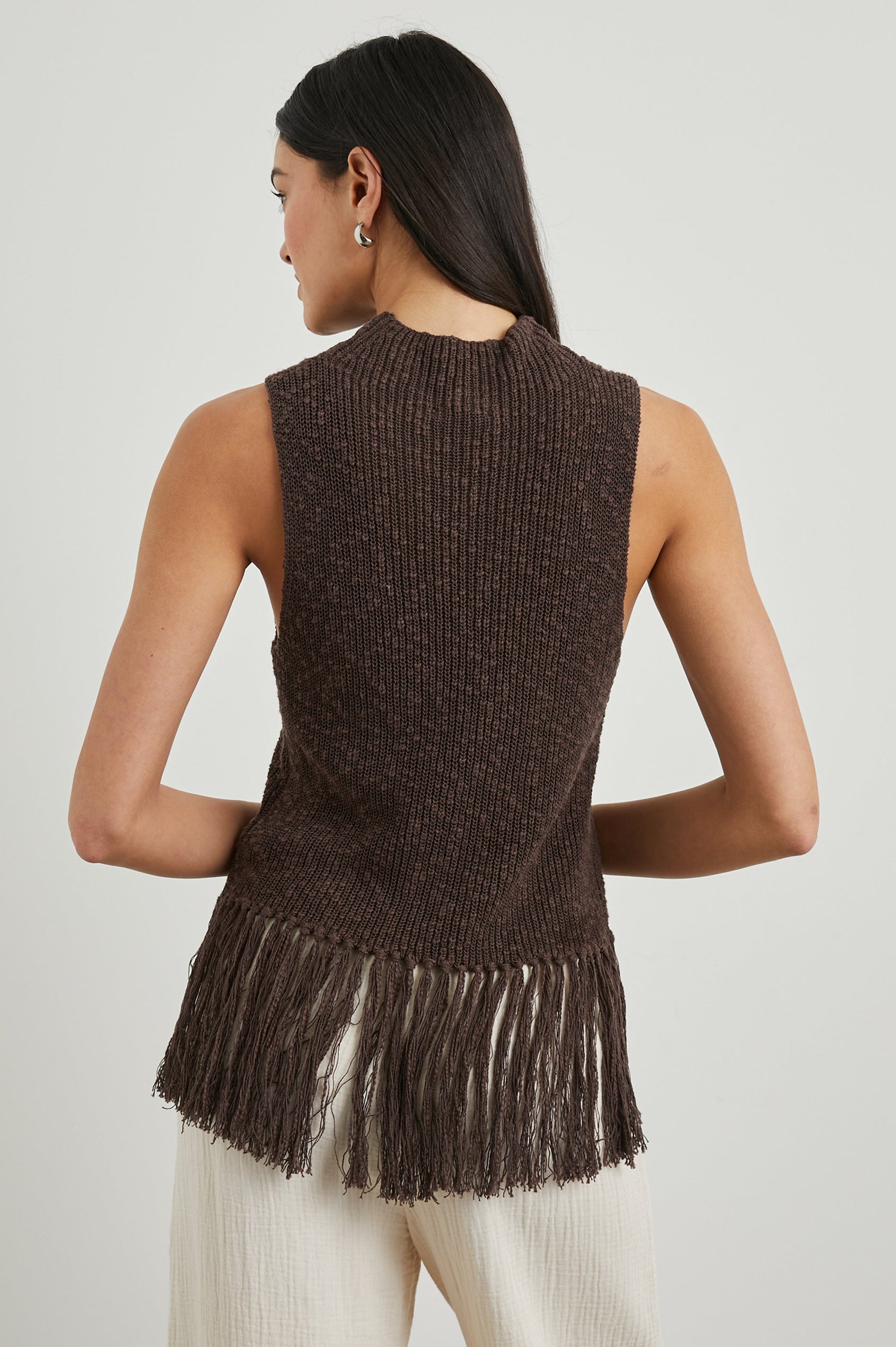 ASTRID-UMBER-BACK
