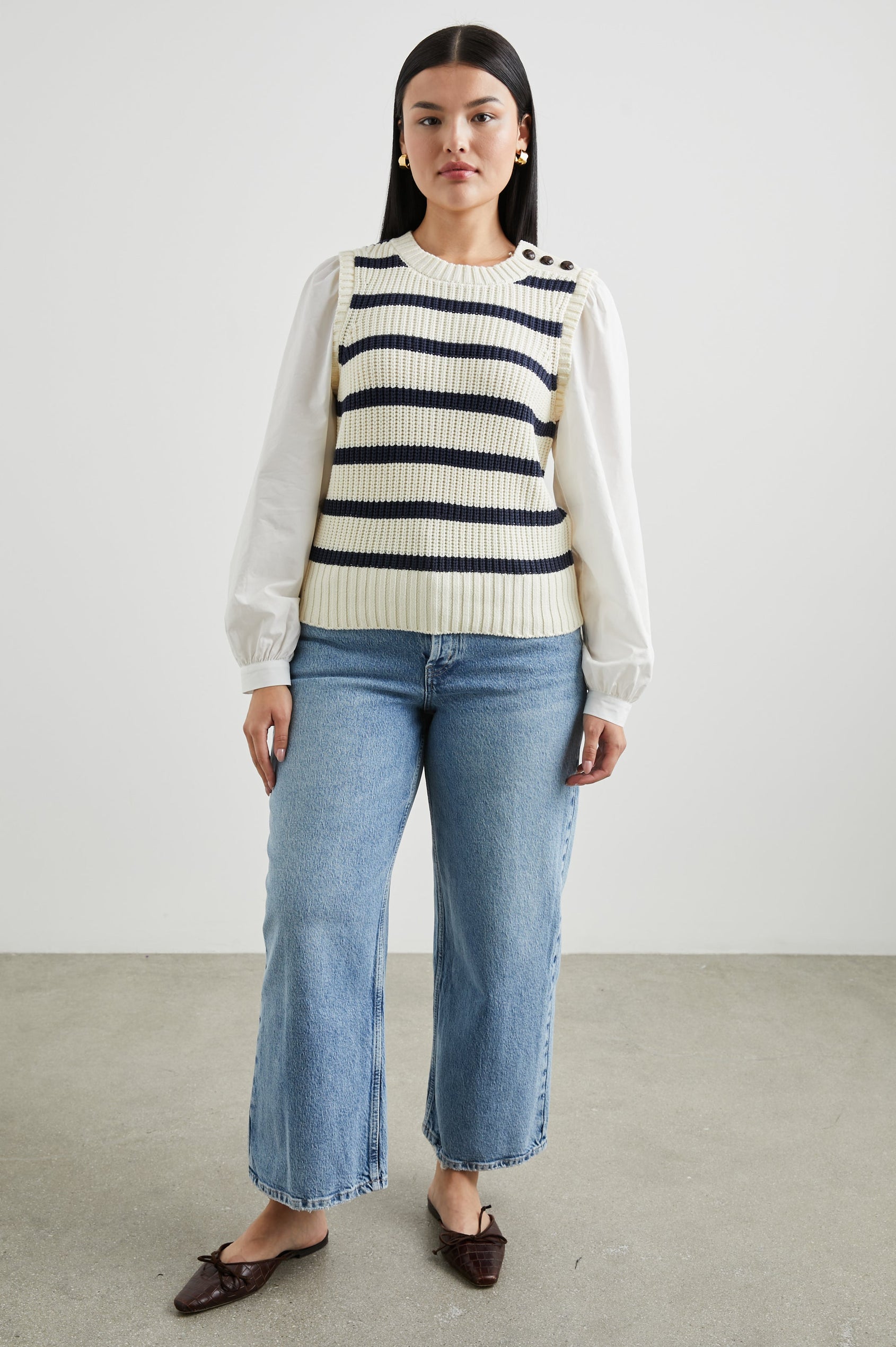 BAMBI-IVORY-NAVY-STRIPE-FULL FRONT BODY MODEL 2