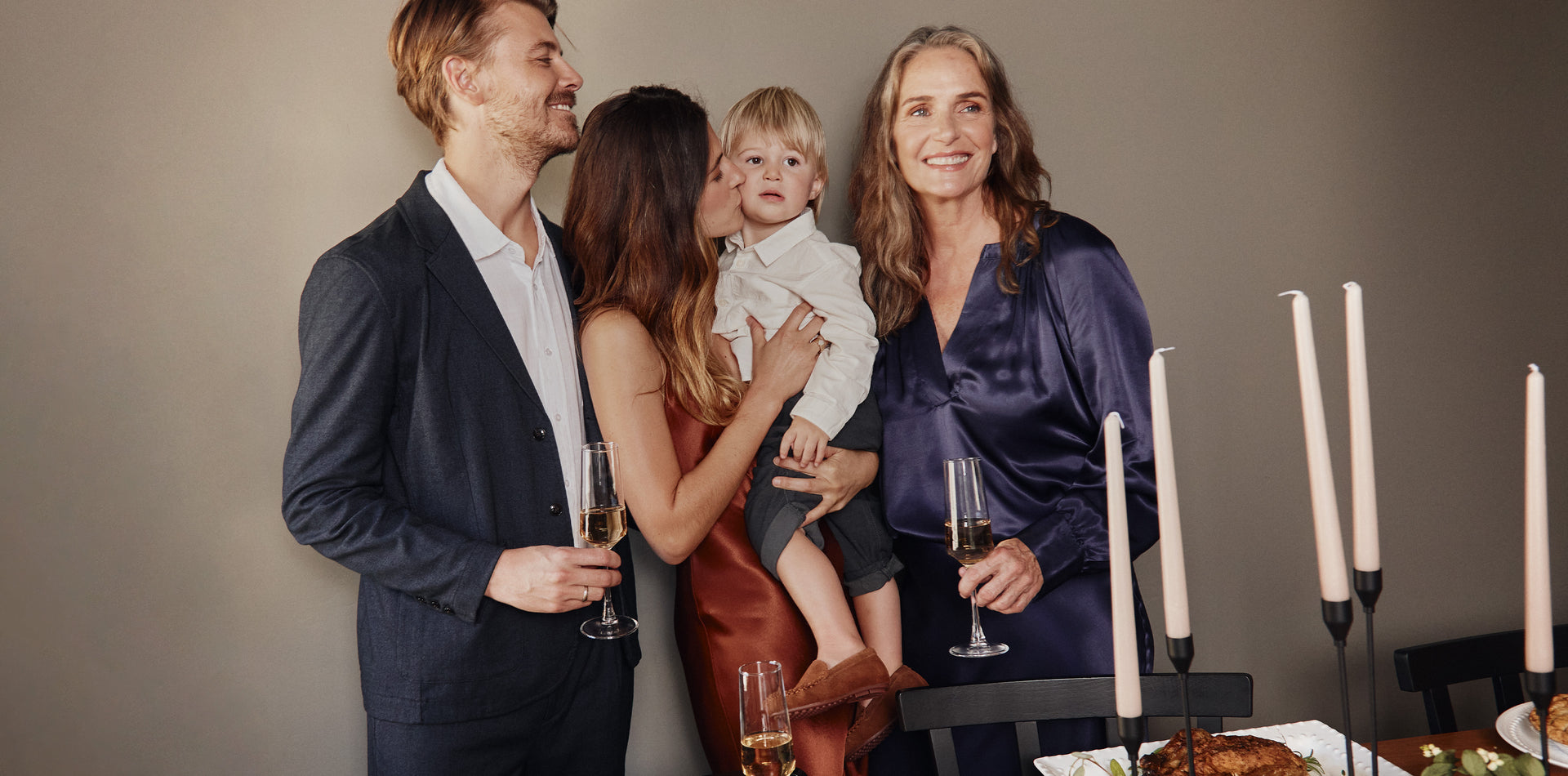 EDITORIAL IMAGE OF FAMILY AT A HOLIDAY PARTY